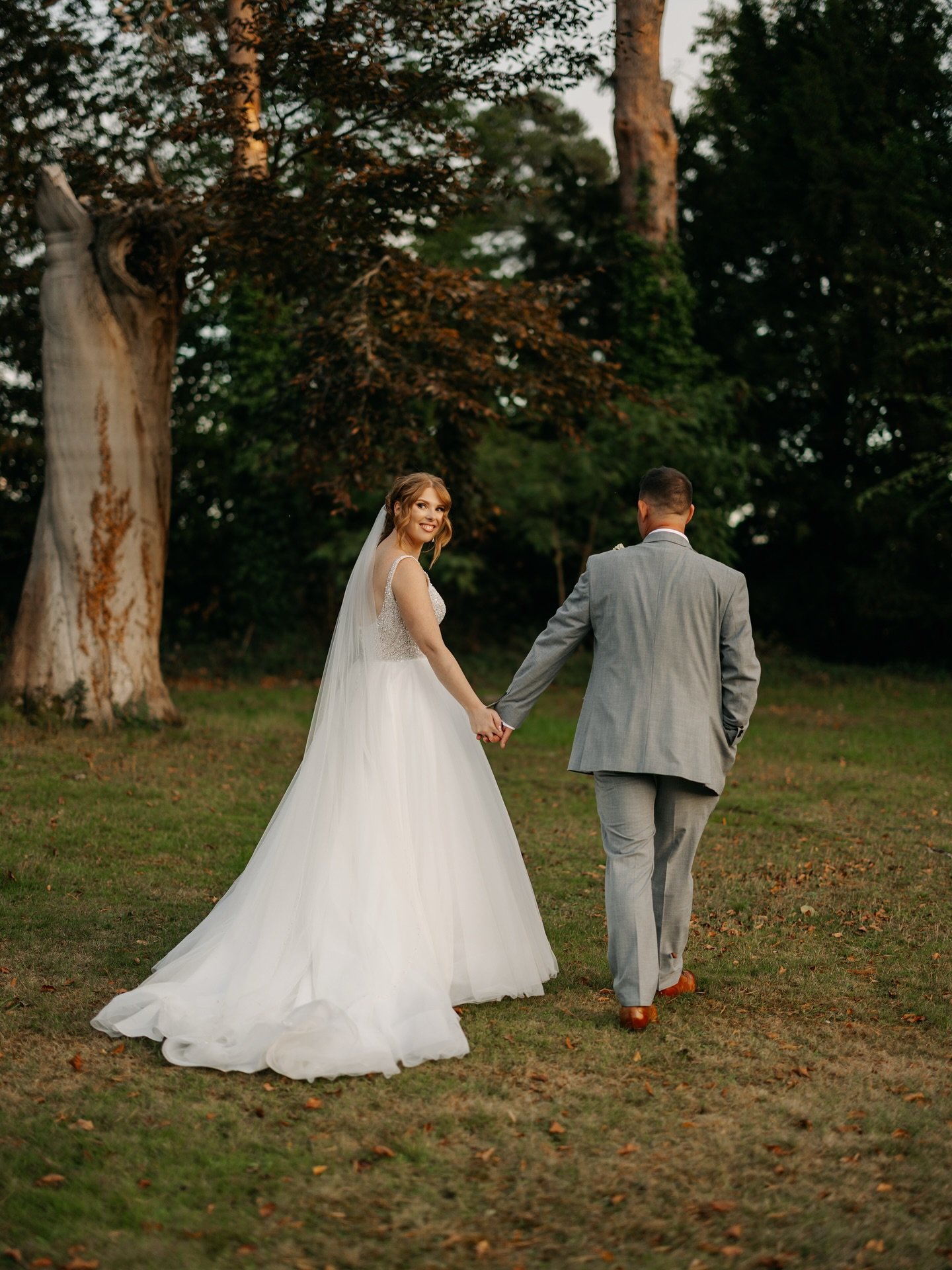 E&amp;J ✨ 

An absolutely stunning day at the most perfect venue 🤍 

With disney and animal themes throughout your day was absolutely perfect as were you guys, thank you both  for such a dreamy day 🤍✨

Photography- @dkweddingco 
Venue - @safarivenu