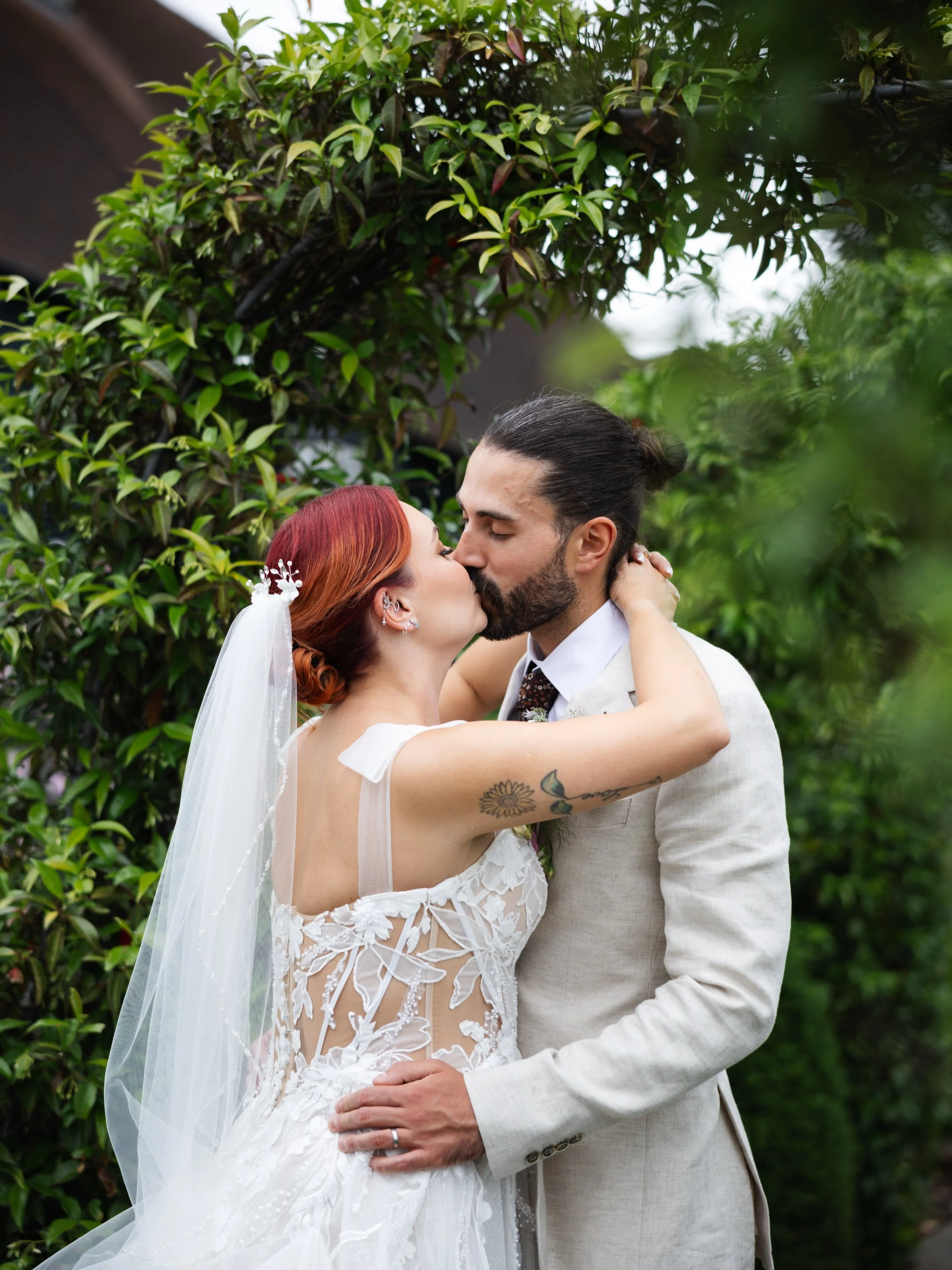S&amp;L ✨ 

These love birds got married in Jamaica 🇯🇲 and asked us to capture their intimate UK wedding ceremony and celebrations 🤍 

The ceremony was beautiful, with a very special guest Walter who stole the show 🐾 

Then followed a lovely meal
