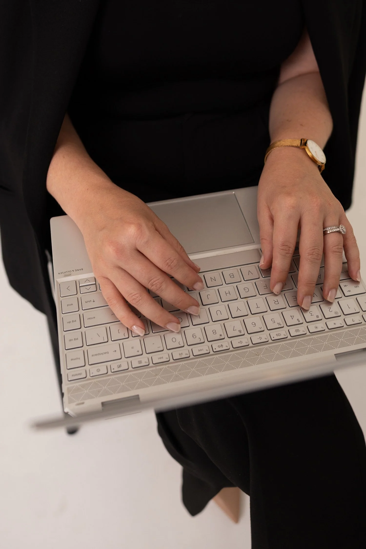 Contact Ashley Fell for future of work keynotes, social research presentations, and leadership workshops.