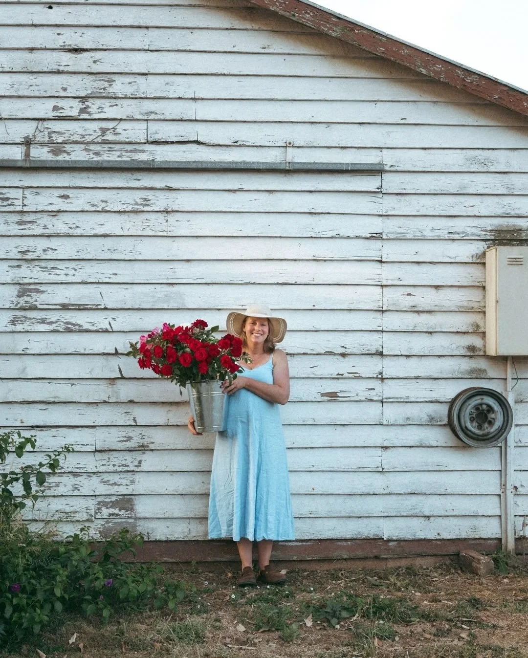 You know I&rsquo;m a gardener, so there is nothing I love more than wandering around someone else&rsquo;s garden and talking to them all about gardening!! IYKYK! 🪏👩🏼&zwj;🌾💐

But @eumeralla_roses was something else. I mean, 2,000 rose bushes and 