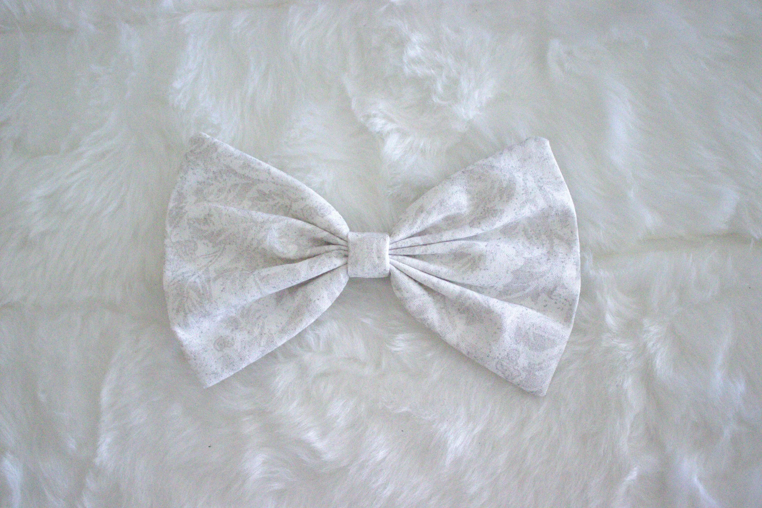 Small Single Bow - Glitter Silverleaf