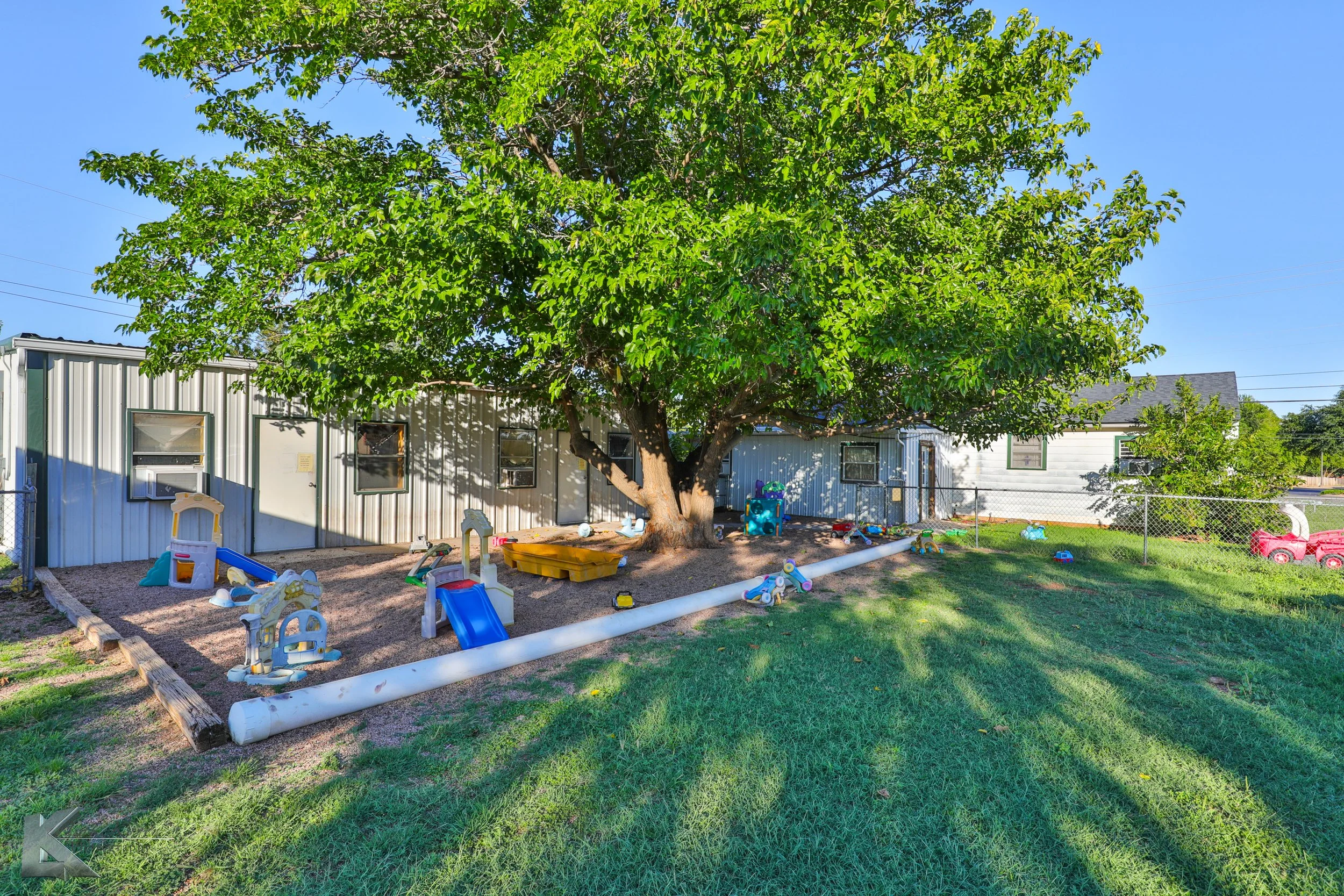 6001 BUFFALO GAP
COMMERCIAL