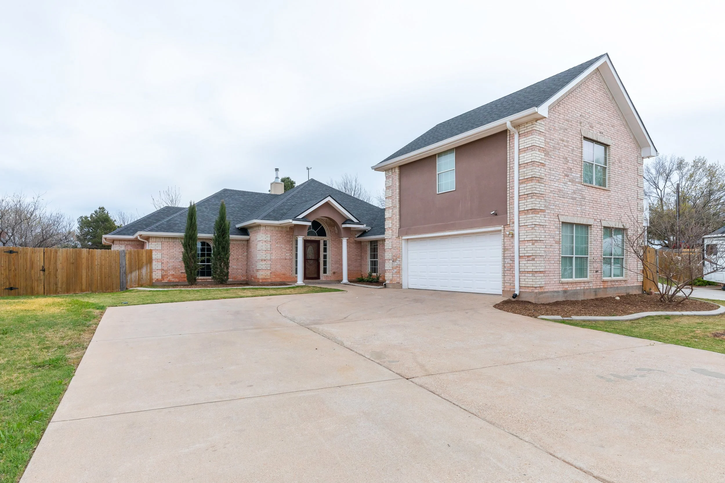 4001 COUGAR WAY
RESIDENTIAL