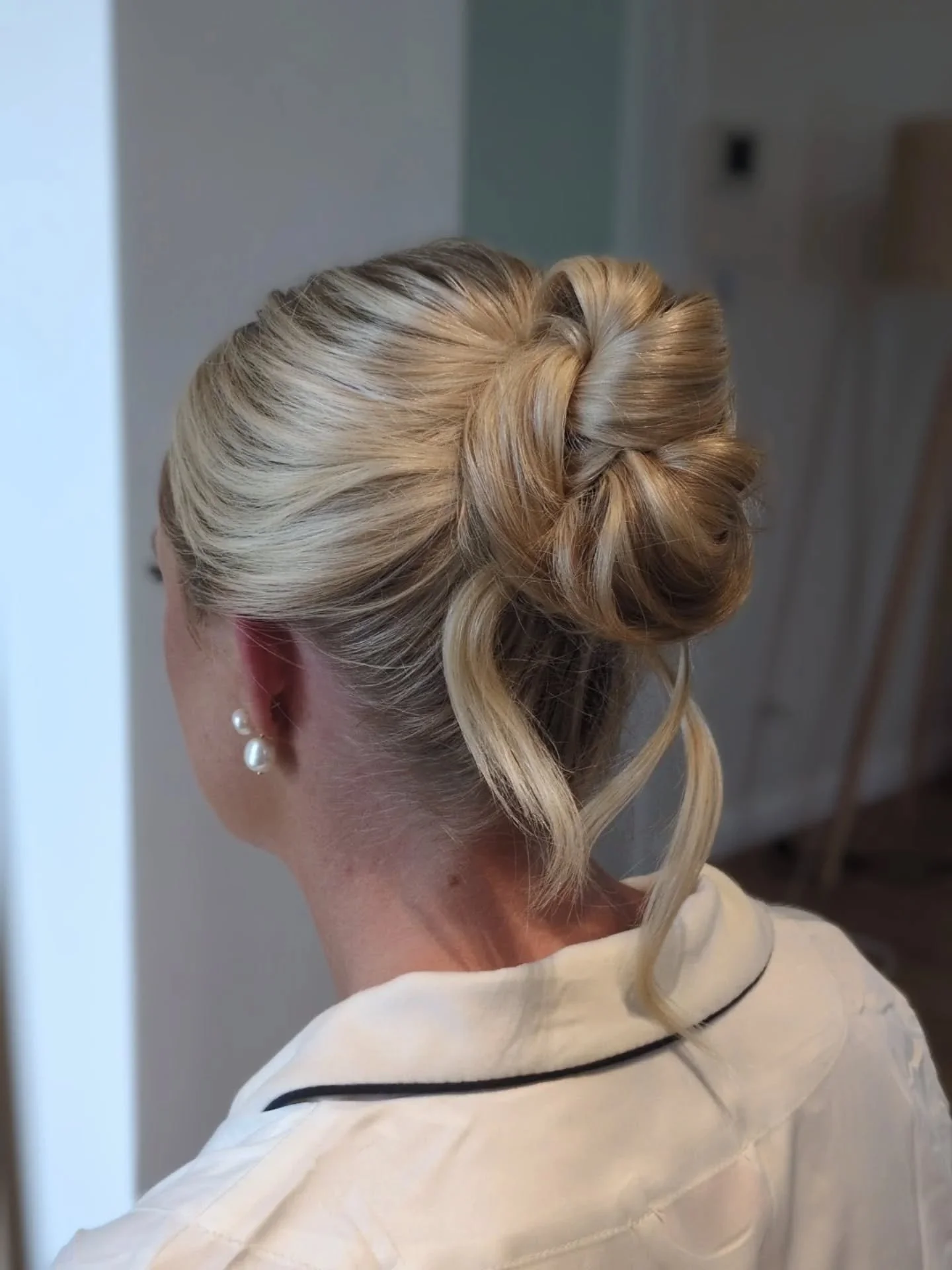 Beautiful bridesmaids ! 

She gave me some wonderful pearls for wisdom and it was so fun chatting 🥰

Hair by me for @bridalglowco 
Venue @crookedriverestate 

#bridalhair #destinationwedding