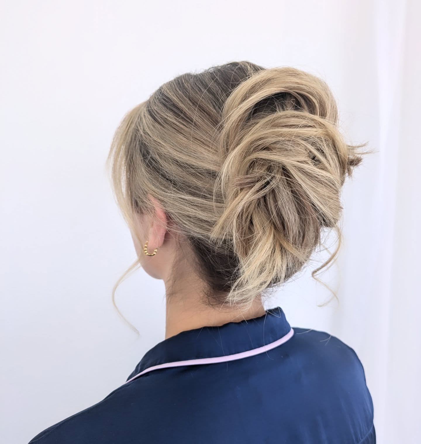 First wedding back for the new year ! 

2026, I am excited for you ! Can't wait to meet so many more lovely faces, style luscious locks, travel to wonderful locations and keep building this dream ! 

Thank you for the adventure 🥂

Hair for lovely @b