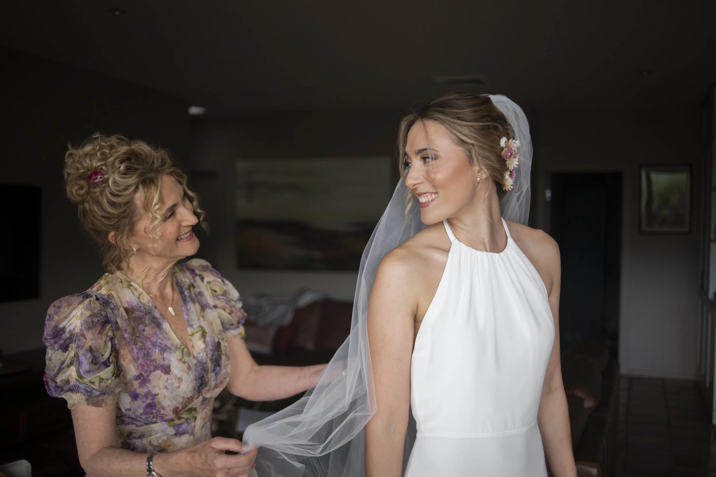 Bridal hairstylist available Australia wide.