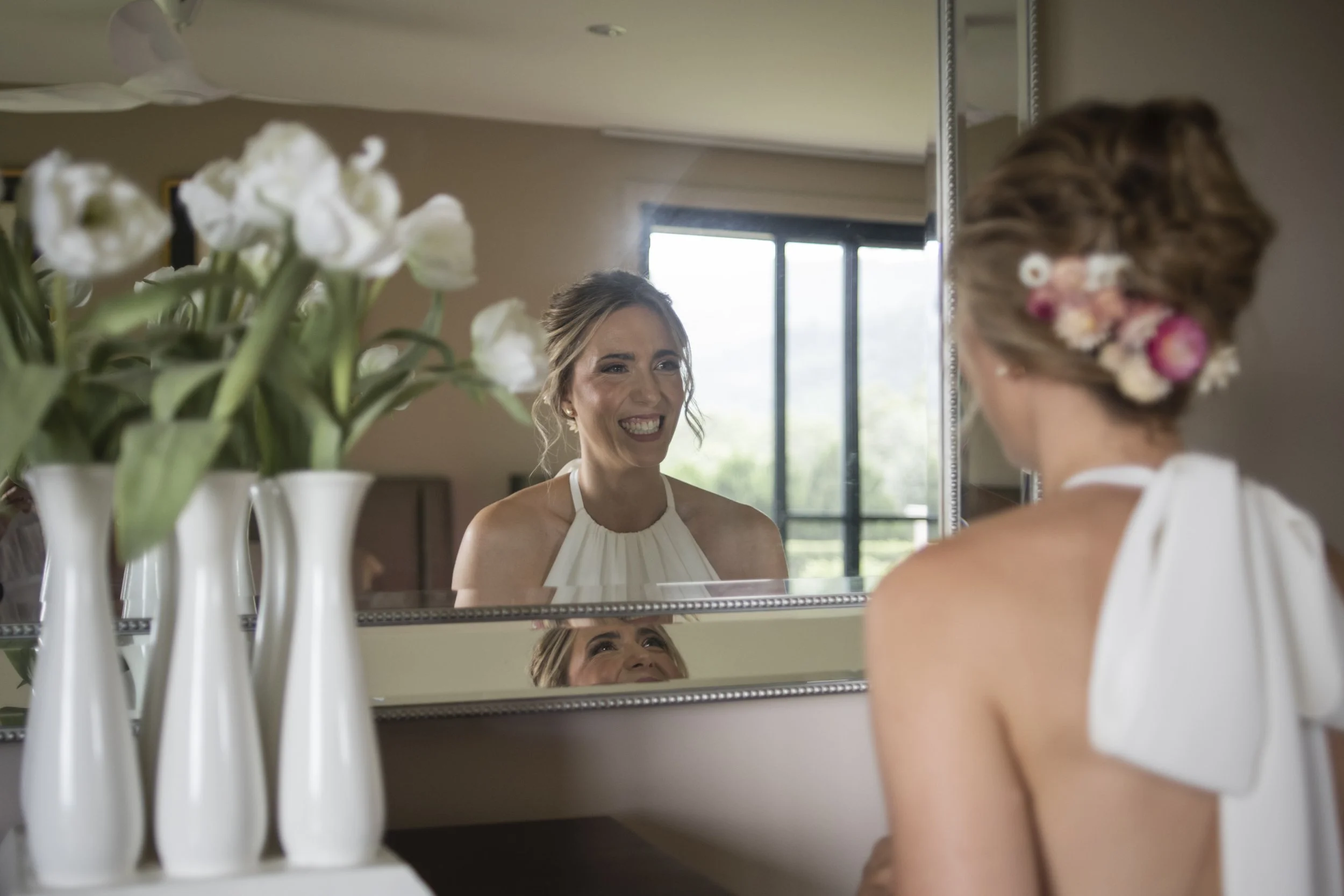 Bridal hairstylist available in Italy and Europe.