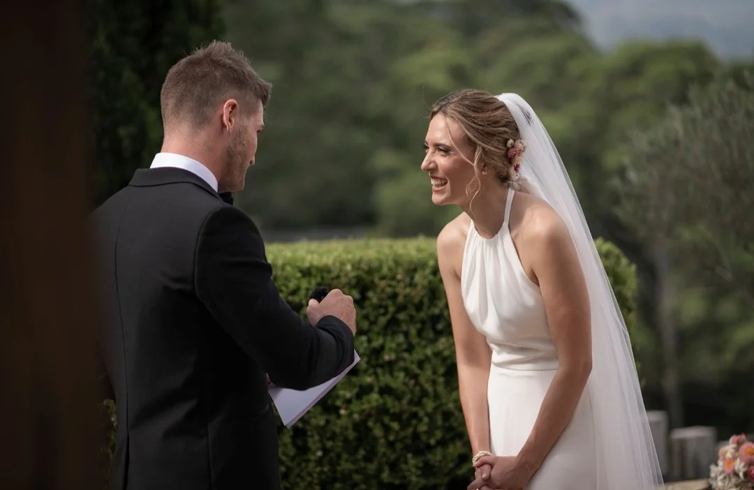 Destination hairstylist specialising in weddings. Available in Europe and the UK, Canada, New Zealand, Australia