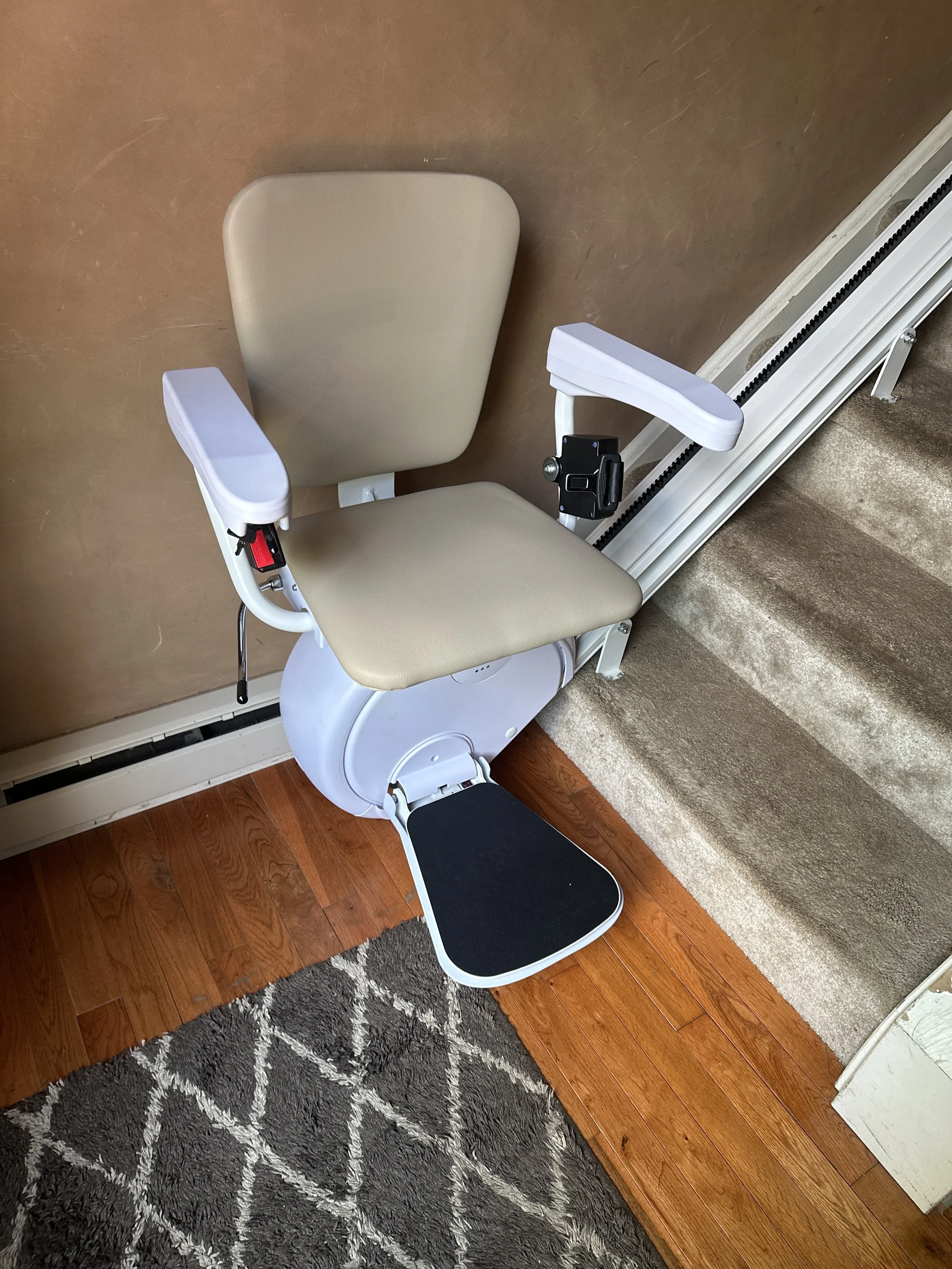 Harmar vs. Bruno Stairlifts: Which One Is More Reliable?