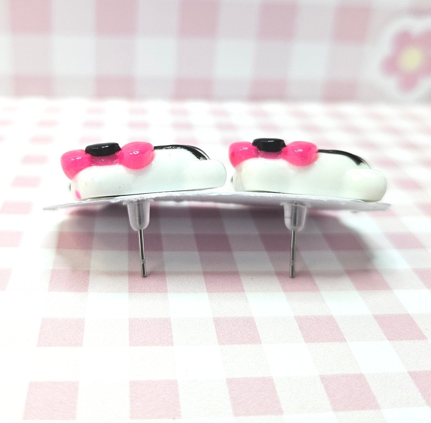 Sanrio - Spooky Kitty White - Creepy Kawaii Gothic Earrings