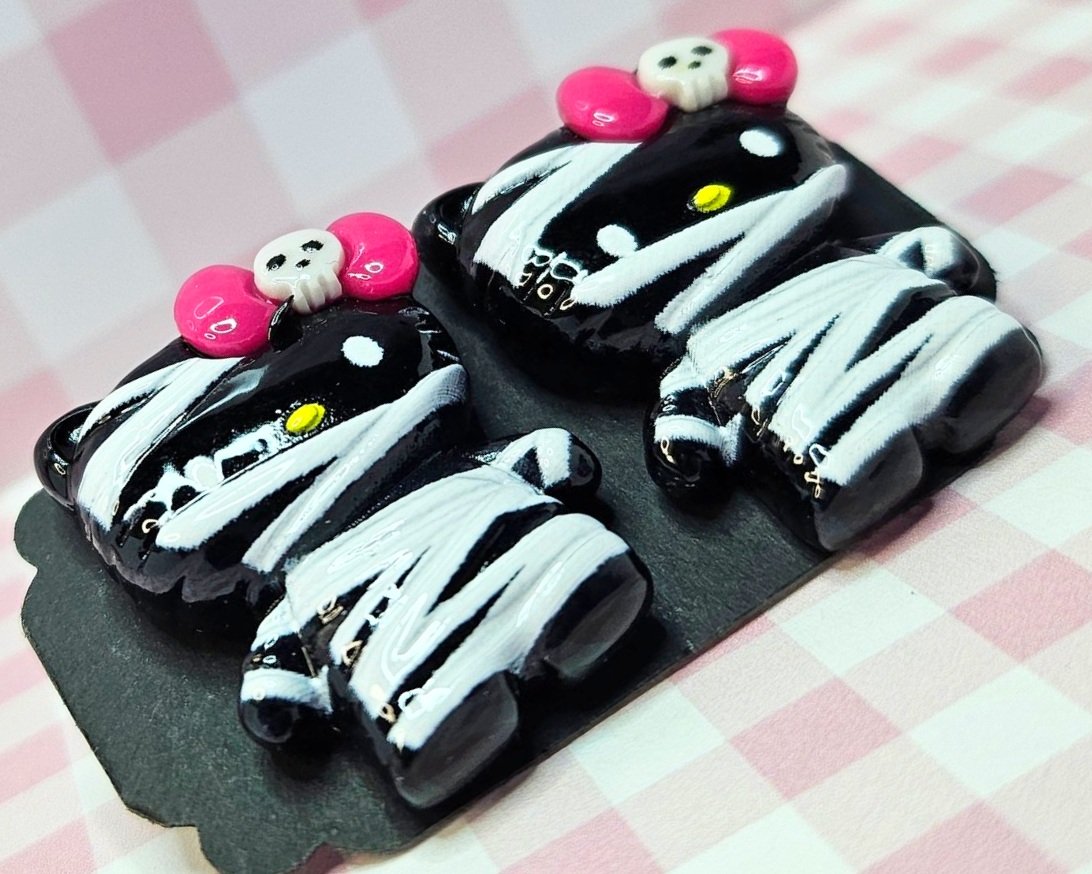 Sanrio - Spooky Kitty Black - Creepy Kawaii Gothic Earrings