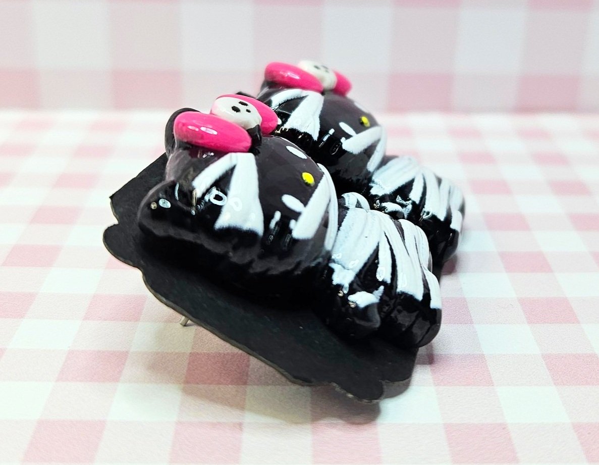 Sanrio - Spooky Kitty Black - Creepy Kawaii Gothic Earrings