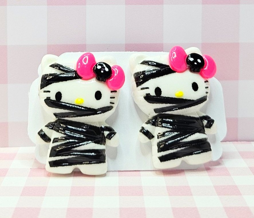 Sanrio - Spooky Kitty White - Creepy Kawaii Gothic Earrings