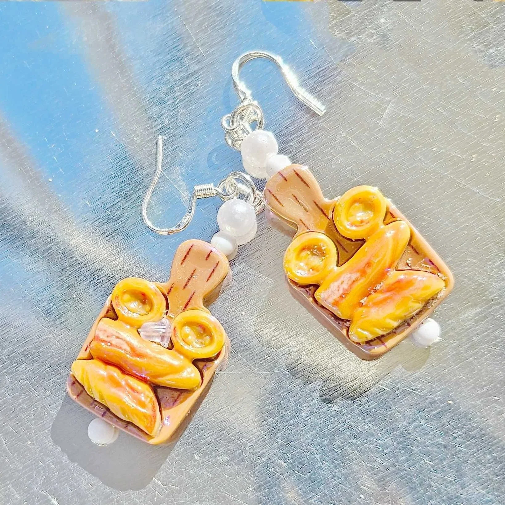 Bread Board Earrings - Cafe