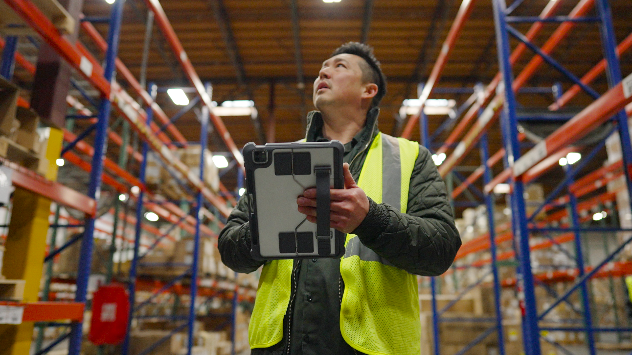 SafePort Rugged_Lifestyle_1.png