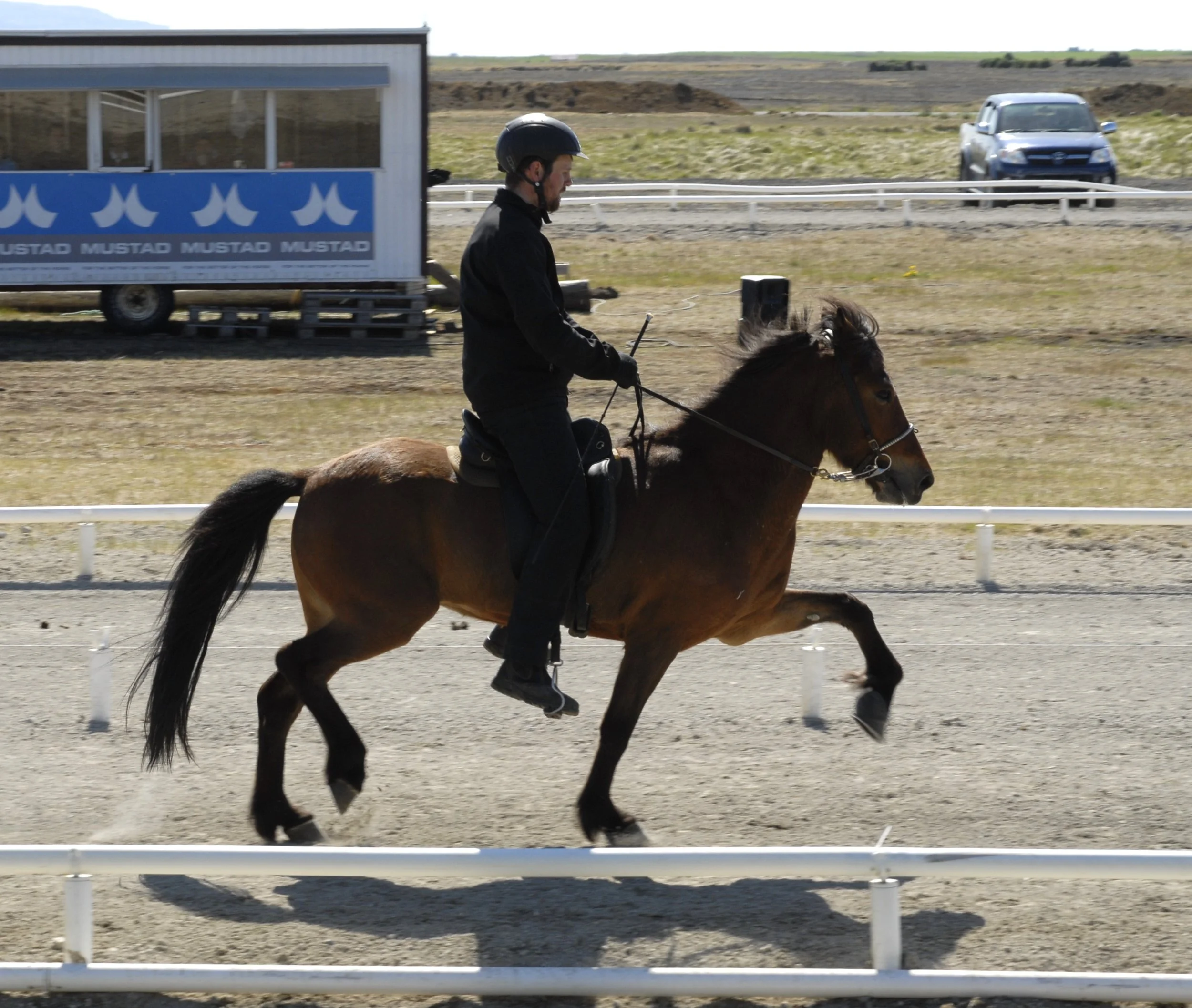 Jóhann K. Ragnarsson riding Hátíð