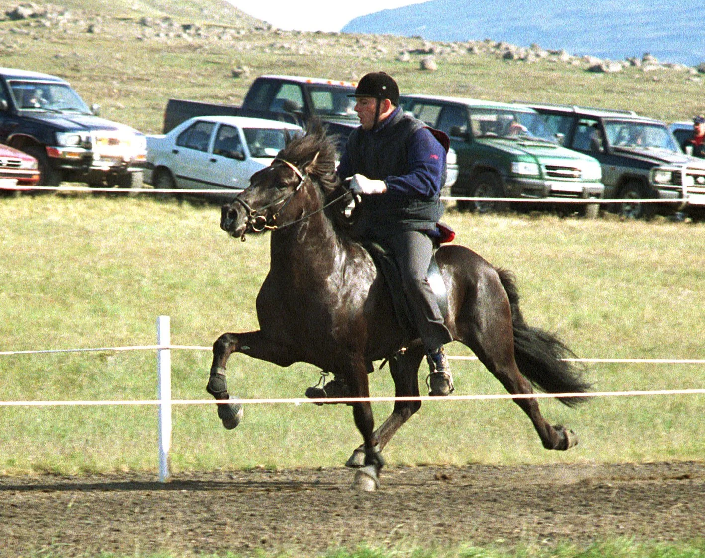 Sigurður Óli Kristinsson riding Snjall at Landsmót 2002