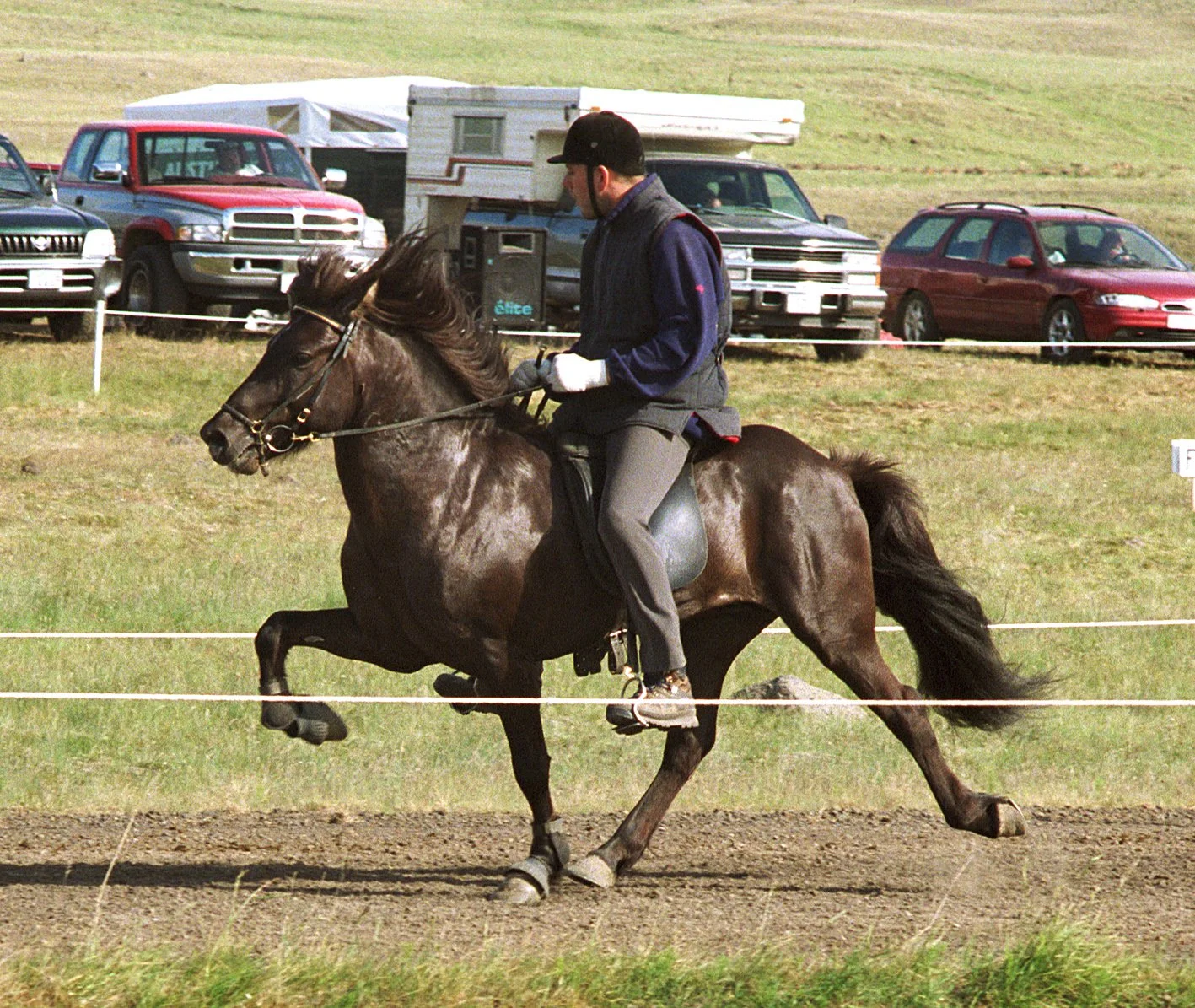 Sigurður Óli Kristinsson riding Snjall at Landsmót 2002