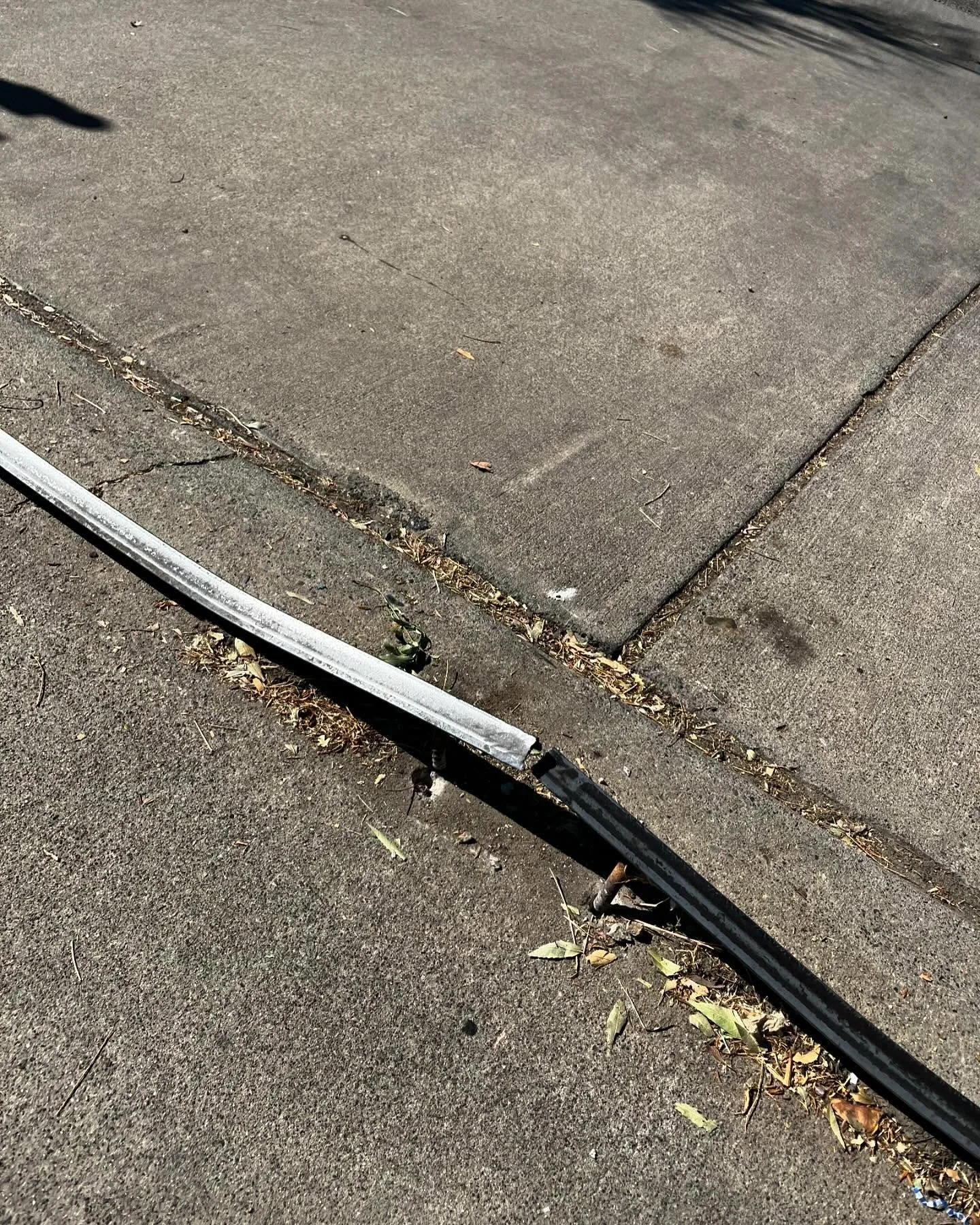 V track replacement for sliding gate because the customers old one was damaged. Contact us for any of your welding needs. 💪

#weldingbusiness #mobilewelding #dumpster #repair #welding #welder #fabrication #weld #tigwelding #weldlife #metalwork #weld