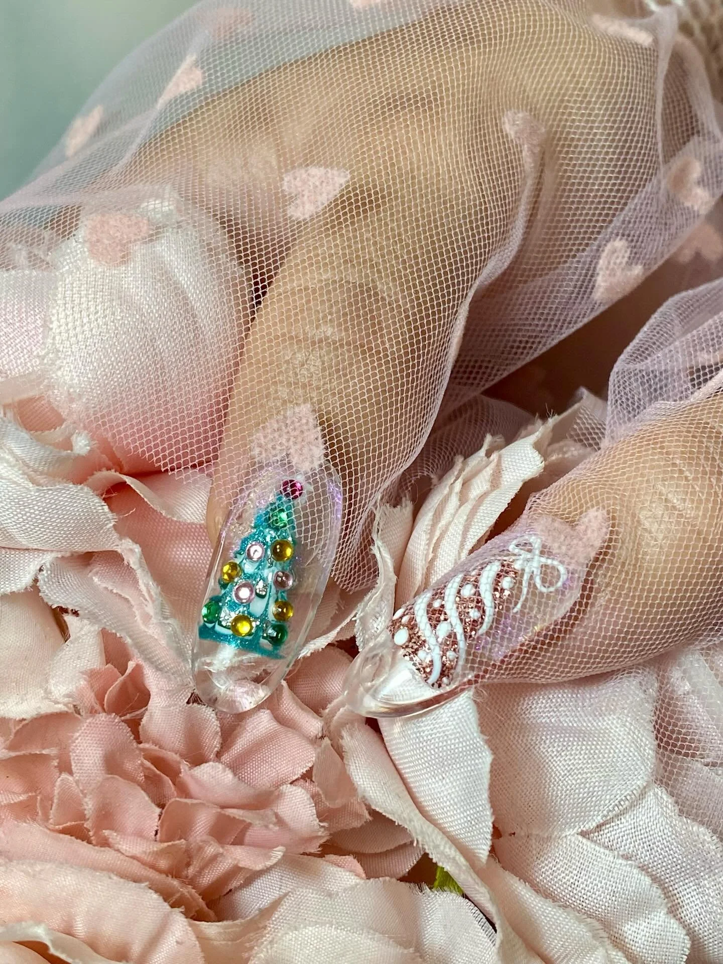 Festive season nails officially activated! 🎄✨