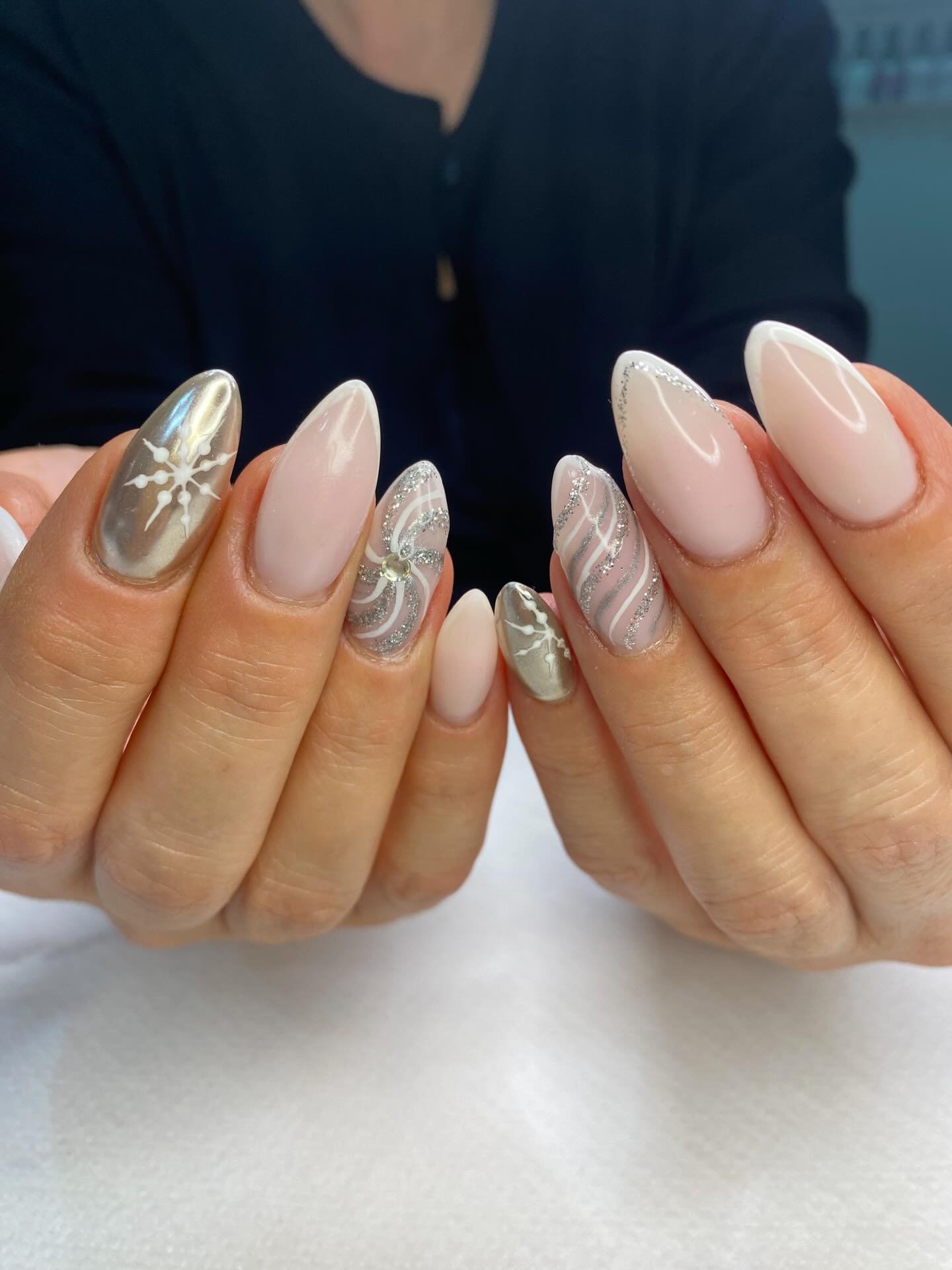 snow magic even if it&rsquo;s 18 degrees today 🤭😍❄️