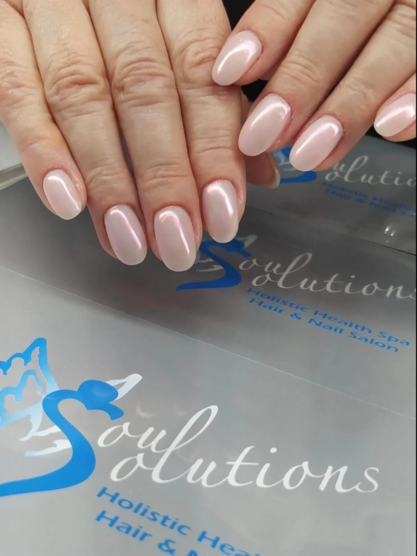 Not just pink&hellip; it&rsquo;s glowing 💗✨ #aurorapowdernails