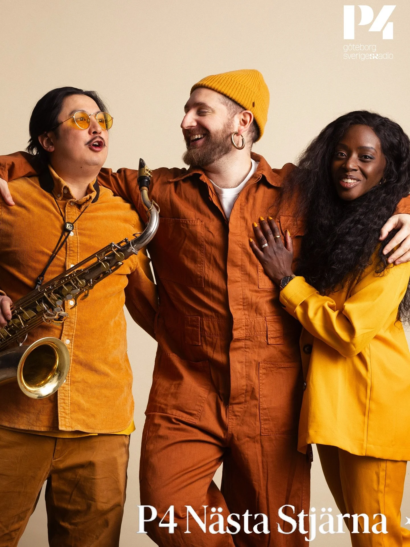 Idag &auml;r vi i Sveriges Radio P4 igen och g&auml;star finalen av &rdquo;P4 N&auml;sta Stj&auml;rna&rdquo; som vi vann f&ouml;rra &aring;ret, superkul! ❤️ Vi spelar live igen vid 17:00! Men skruva in kanalen redan nu och lyssna p&aring; alla grymma