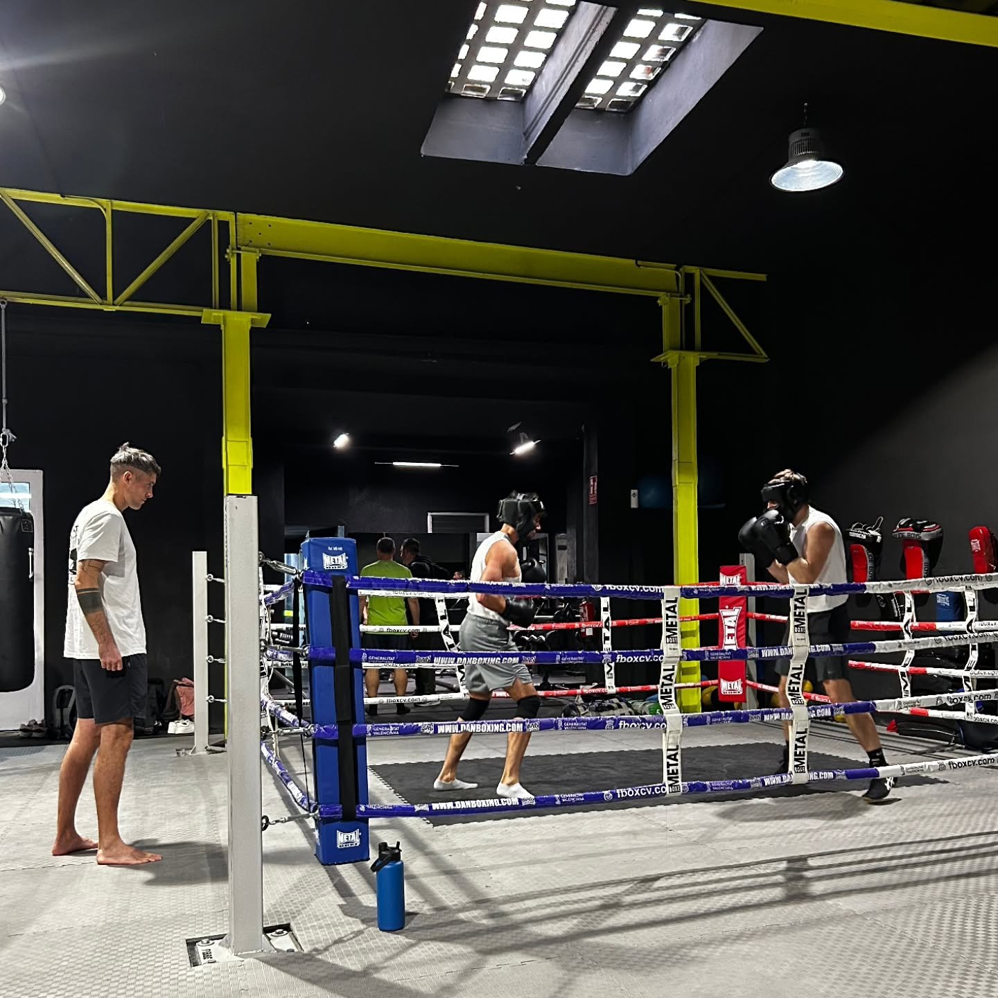 𝐓𝐡𝐞 𝐂𝐨𝐮𝐧𝐭𝐝𝐨𝐰𝐧 𝐢𝐬 𝐨𝐧...

Round 2

Tuesday Pure Boxing
Thursday Breathe &amp; Box
Saturday Beat Boxing 
Sunday Peak Powers Sessions
Sunday Spars

#BreatheAndBox