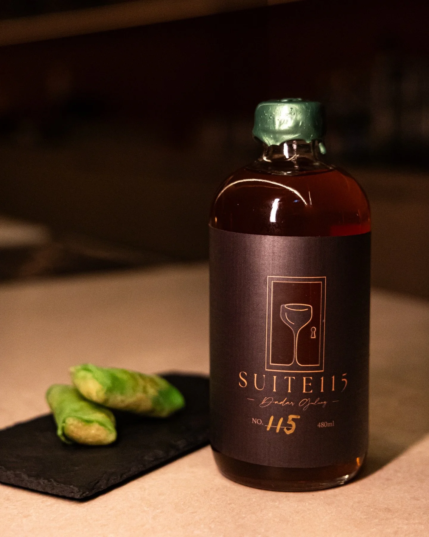 We know some of you have been waiting for this 👀
New additions to our Bottle Shop! Dadar Gulung and &hellip;and The Sea are now available in bottles. Come grab yours!

Ps, you get two desserts with your Dadar Gulung bottle! 

#suite115 #torontocockt