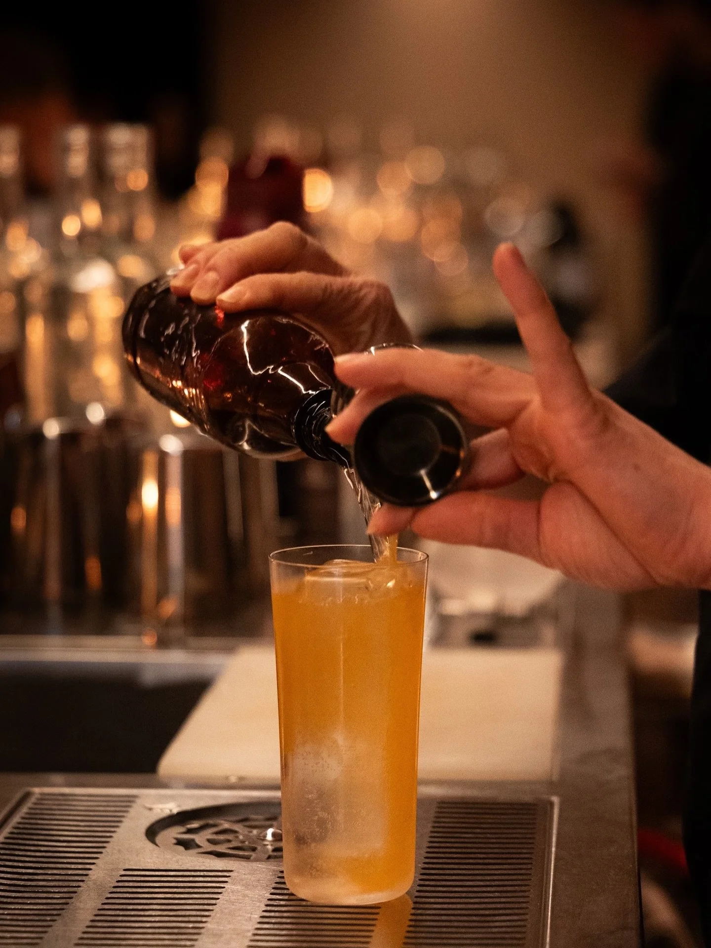 Today calls for warm drinks and even better company ✨❤️
Come cozy up with us🍹 

#suite115