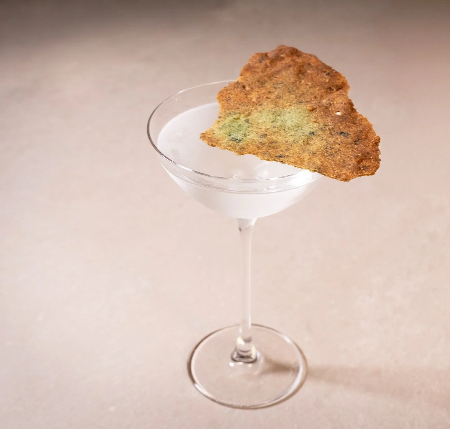 Introducing the &hellip; and The Sea 🌊🐚

Spicy, umami, and savoury! An unexpected creation by @zhuality ✨
For those who love a bold, dirty martini and feeling adventurous, this one is for you🍸

#suite115