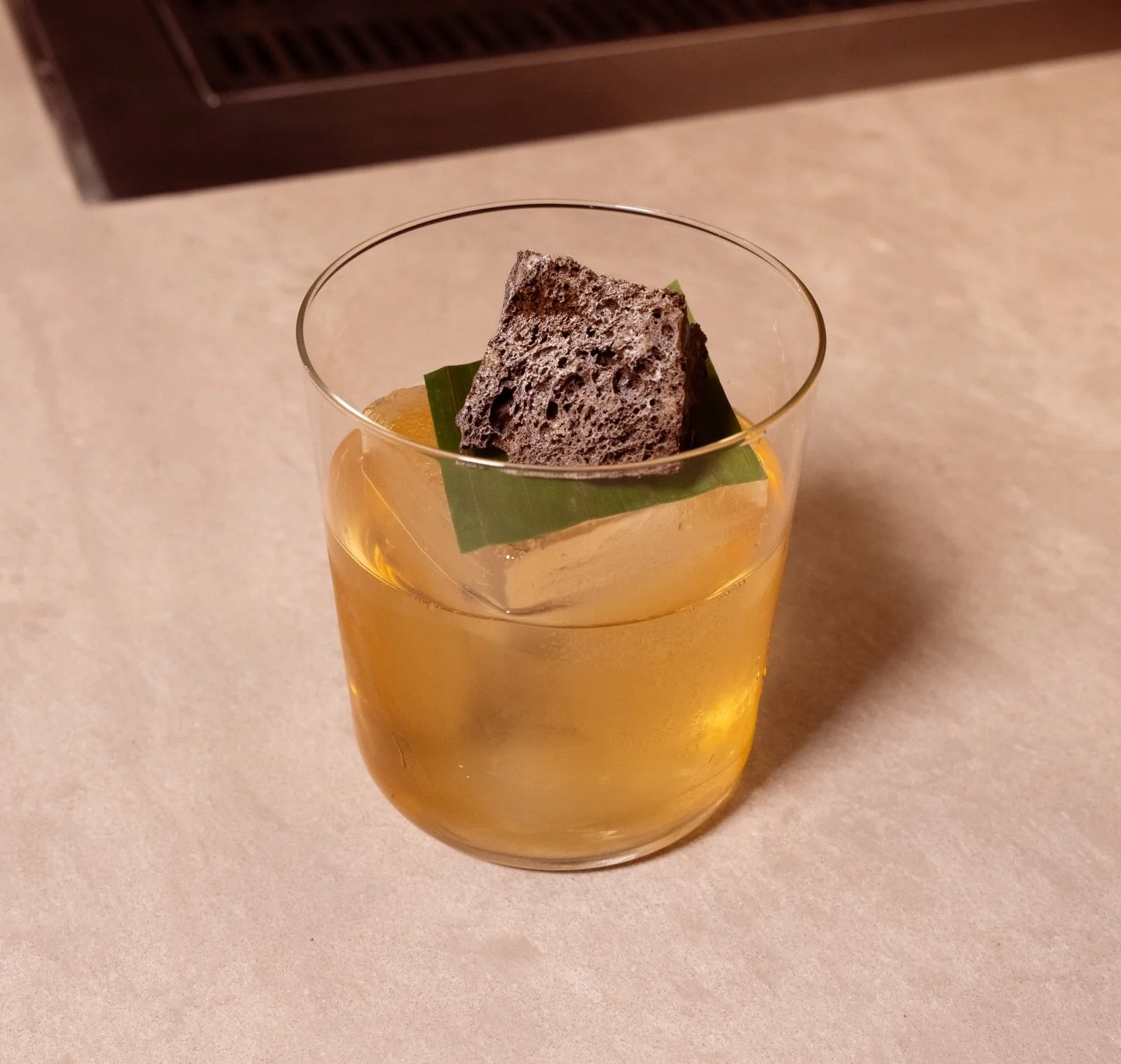 Introducing Whispering Grove 🍄&zwj;🟫

Looking for a non-alcoholic drink that&rsquo;s just as good as a cocktail? 🍸
This one delivers smoky, citrusy, herbal, and umami notes. We really take our non-alc game to the next level as well! 

#suite115 #n