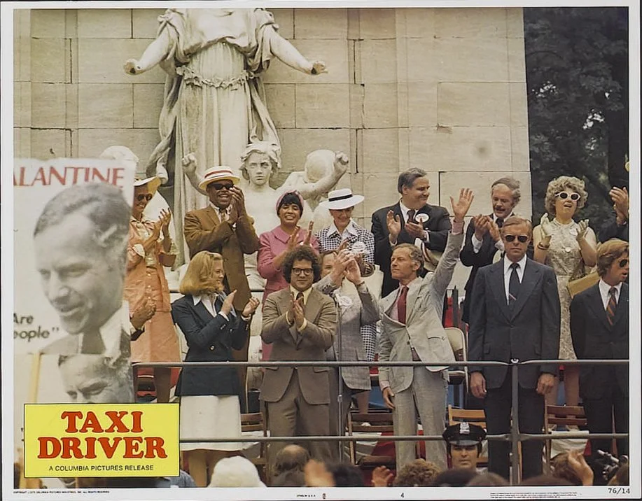 taxi-driver_84011829.jpg