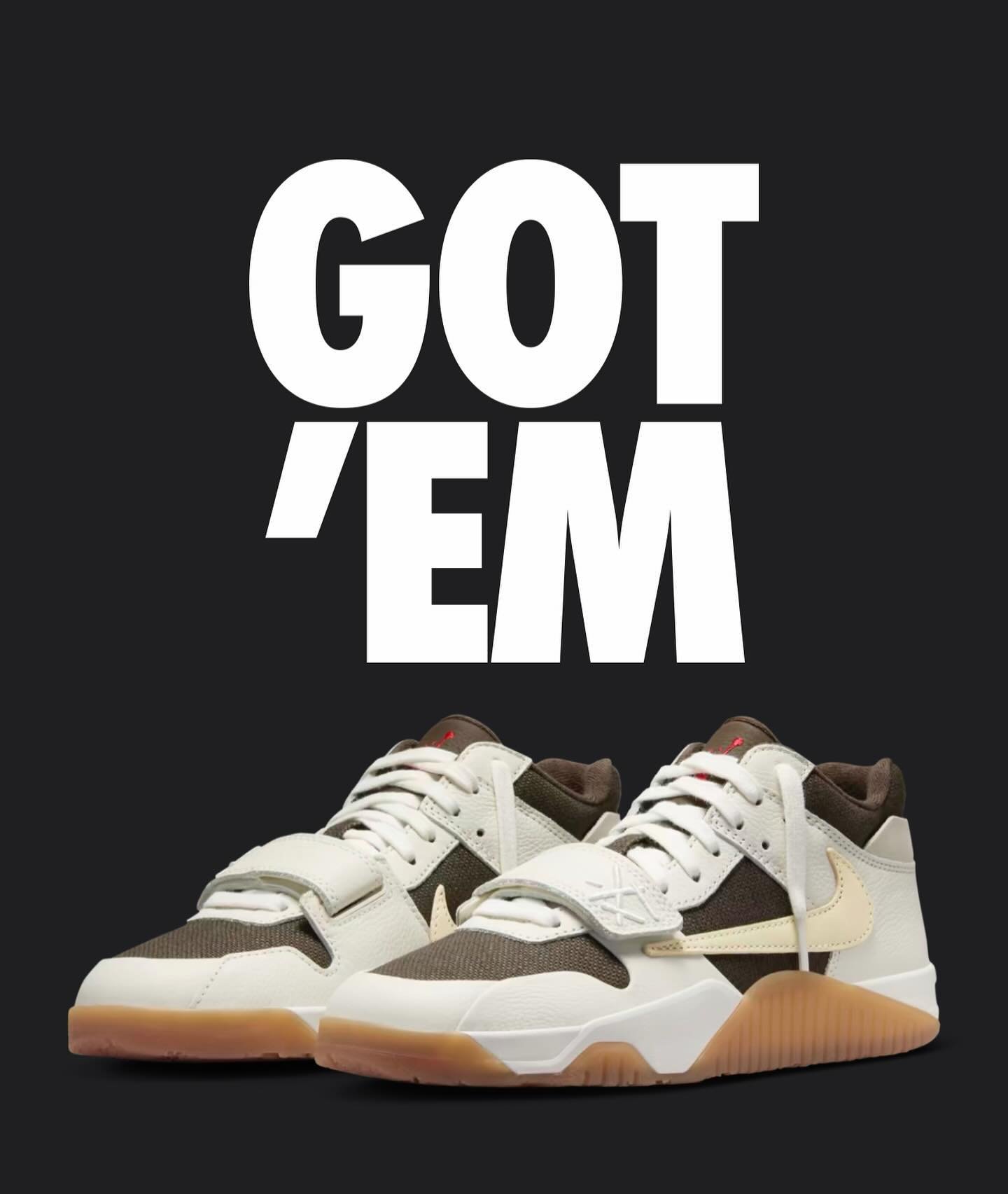 Who got lucky this morning? 👀 Stock numbers were low across UK/EU. 

Adult: 2798 pairs, GS: 395 pairs and TD: 404 pairs. 

#SneakerSpott #TravusScott #JumpmanJack