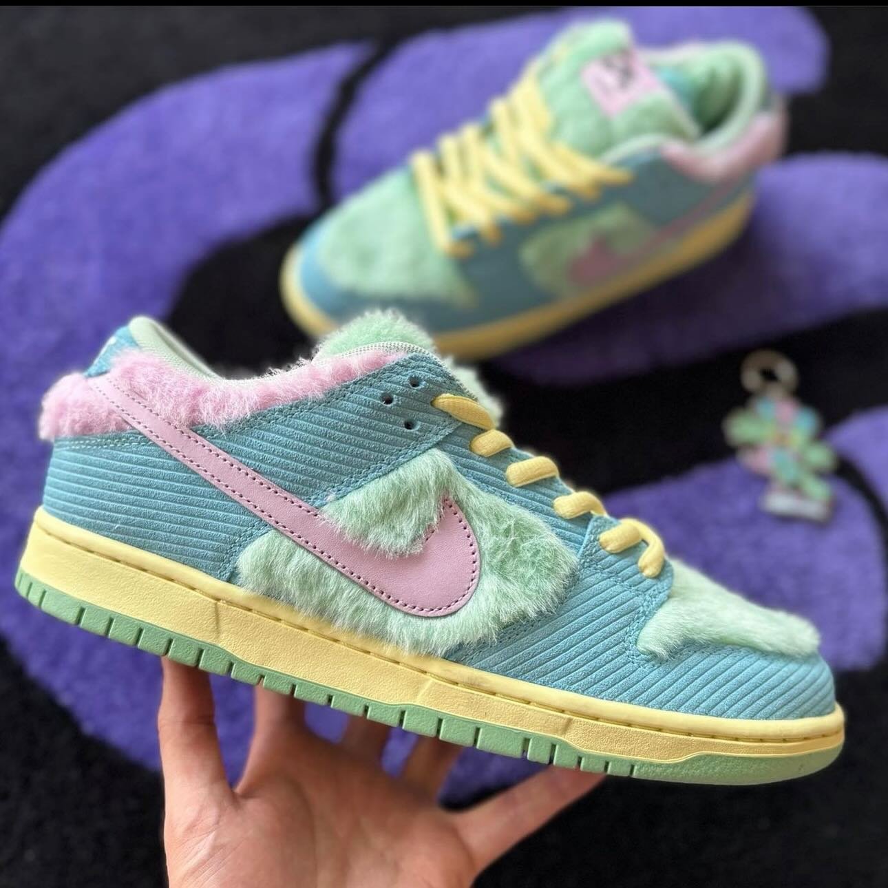 BEST LOOK YET 👀 An upcoming @verdy x Nike SB Dunk Low &lsquo;Visty&rsquo; 🤩

Mixed opinions on this pair.. Do you dig these or will they be an easy pass? 🤔 

Read all the details via link in bio! 

#SneakerSpott #NikeSBDunk #Verdy