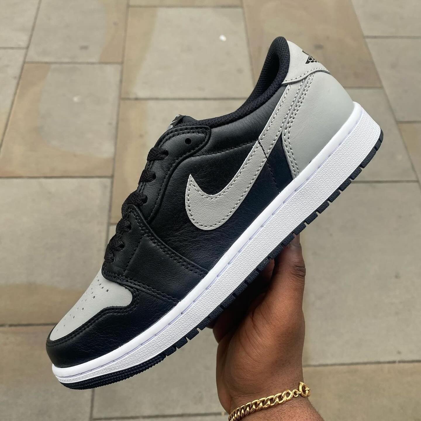Nike&rsquo;s Air Jordan 1 Retro Low OG Shadow returns FRIDAY 10TH MAY 🤩

A pair for the low fans since they&rsquo;re last release in 2015! 

Follow @sneaker__spott for daily sneaker/style news! 

#SneakerSpott #AirJordan1Low