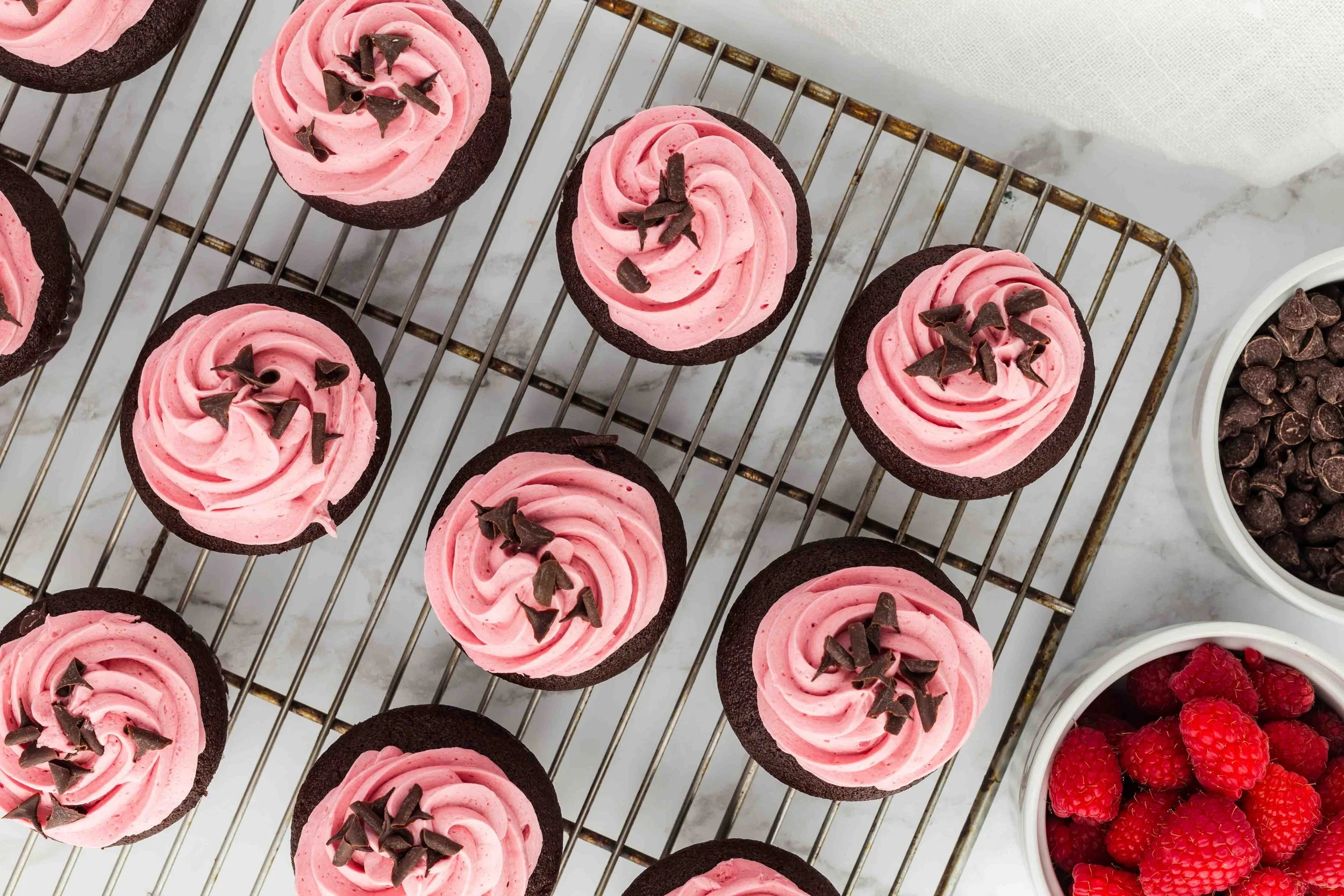 Krin’s Bakery: Raspberry Cupcakes