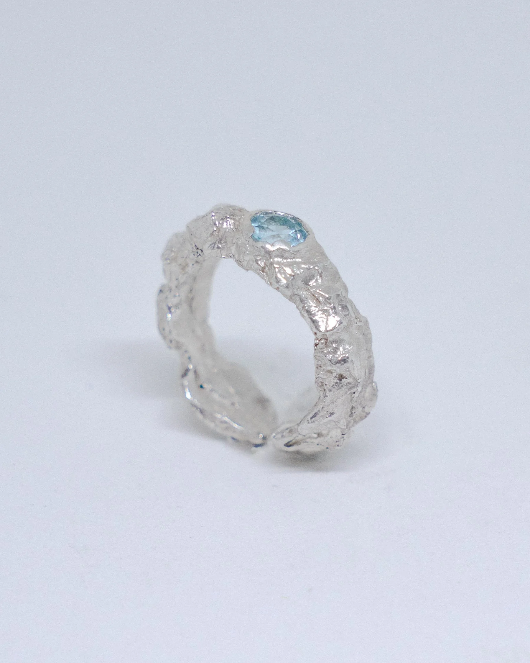 Big Mountain light blue Topaz Ring in silver 925
