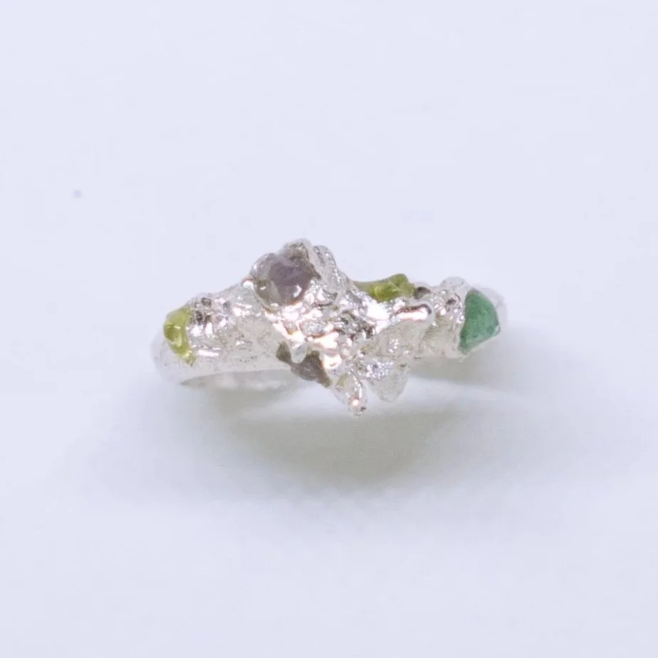 Harveya Green Lilac silver 925 ring with olivine and amethyst