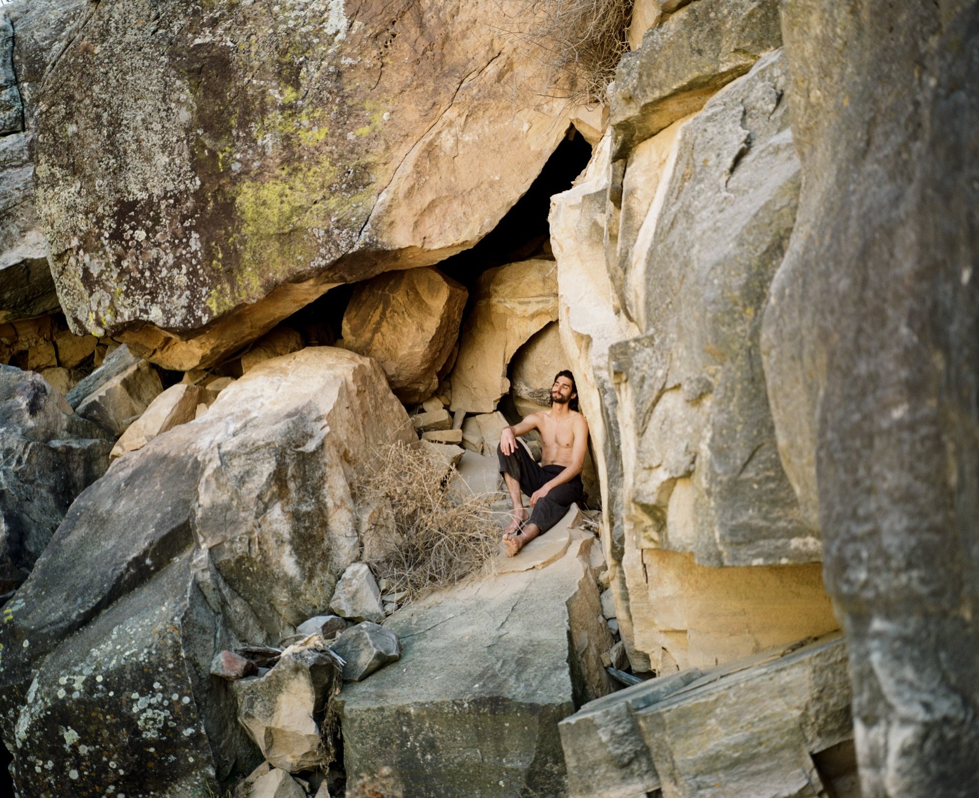 desert hymnal 

#kodakgold #mamiya7 #mediumformat
