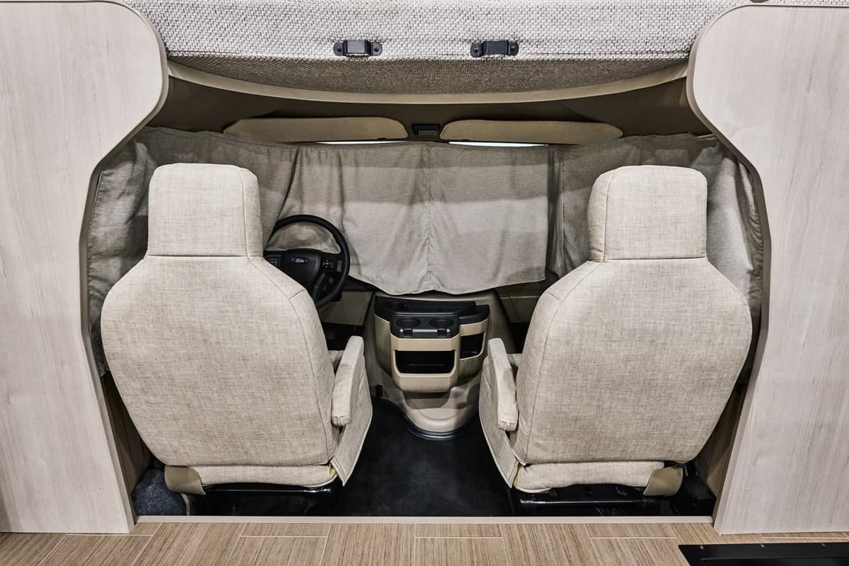winnebago-sunflyer-24gg-interior-seats.jpg