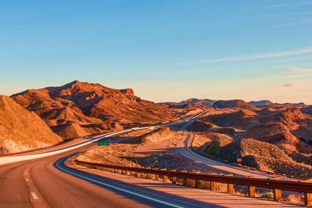 How far is from phoenix to las vegas? How far is from phoenix to las vegas?