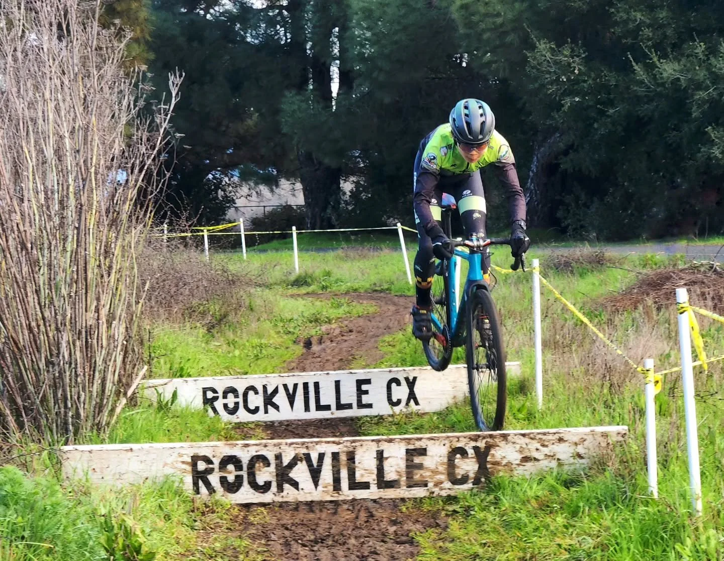 It's that time of year! #peakseasoncx and #shorttrackmtb is coming for eight straight Sundays starting January 4 in convenient Fairfield (not Rocklin, Rockport or Rock City). Hop to it and reg, it's open, link in bio. Juniors are free thanks to our @