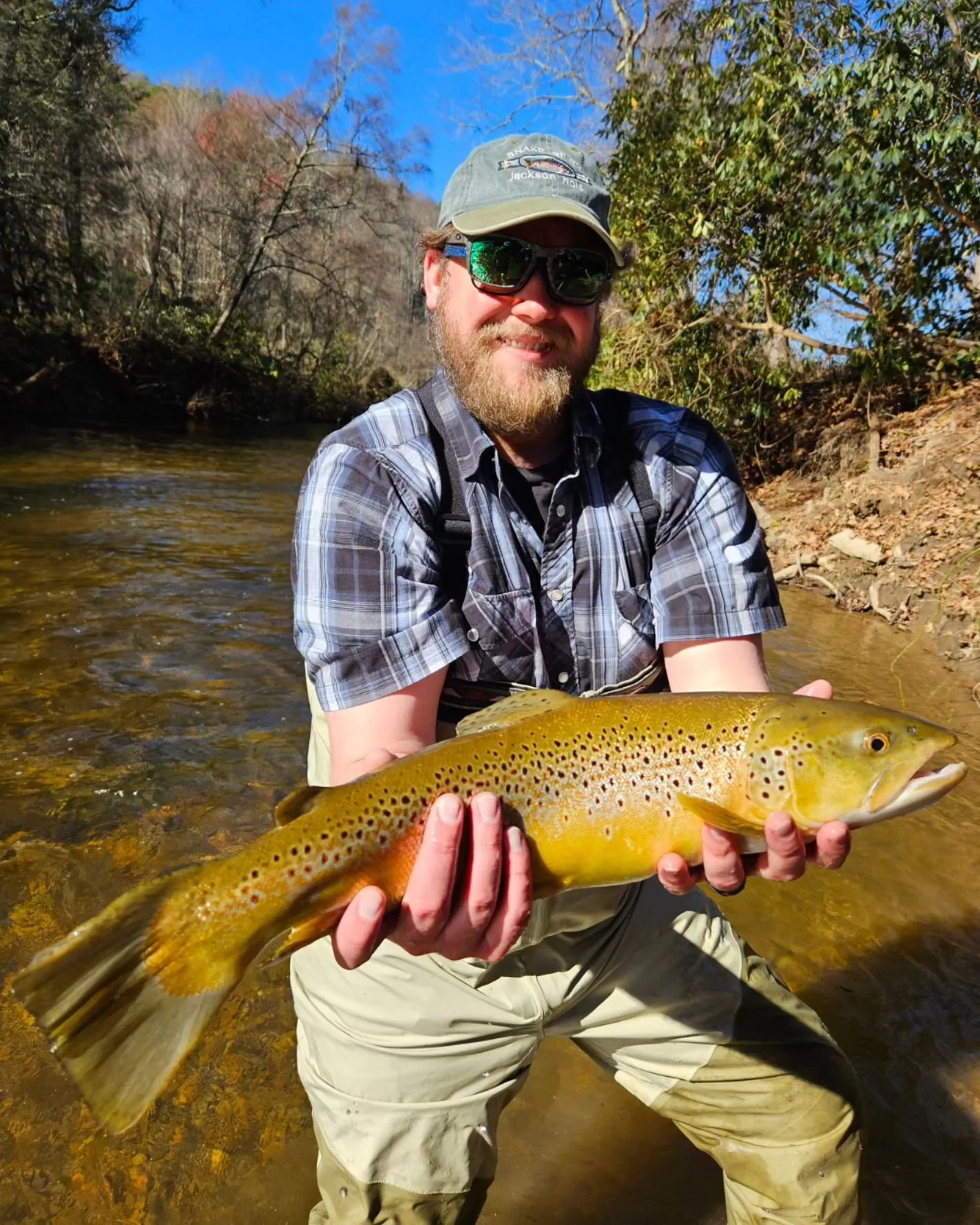 Father/Son birthday trip this morning was a great success. Still got some november and december dates to fill. Shoot me a message if you're interested in booking a trip waving around magic fly sticks for fishies. Public, private, wade, or float 🫡🤘?