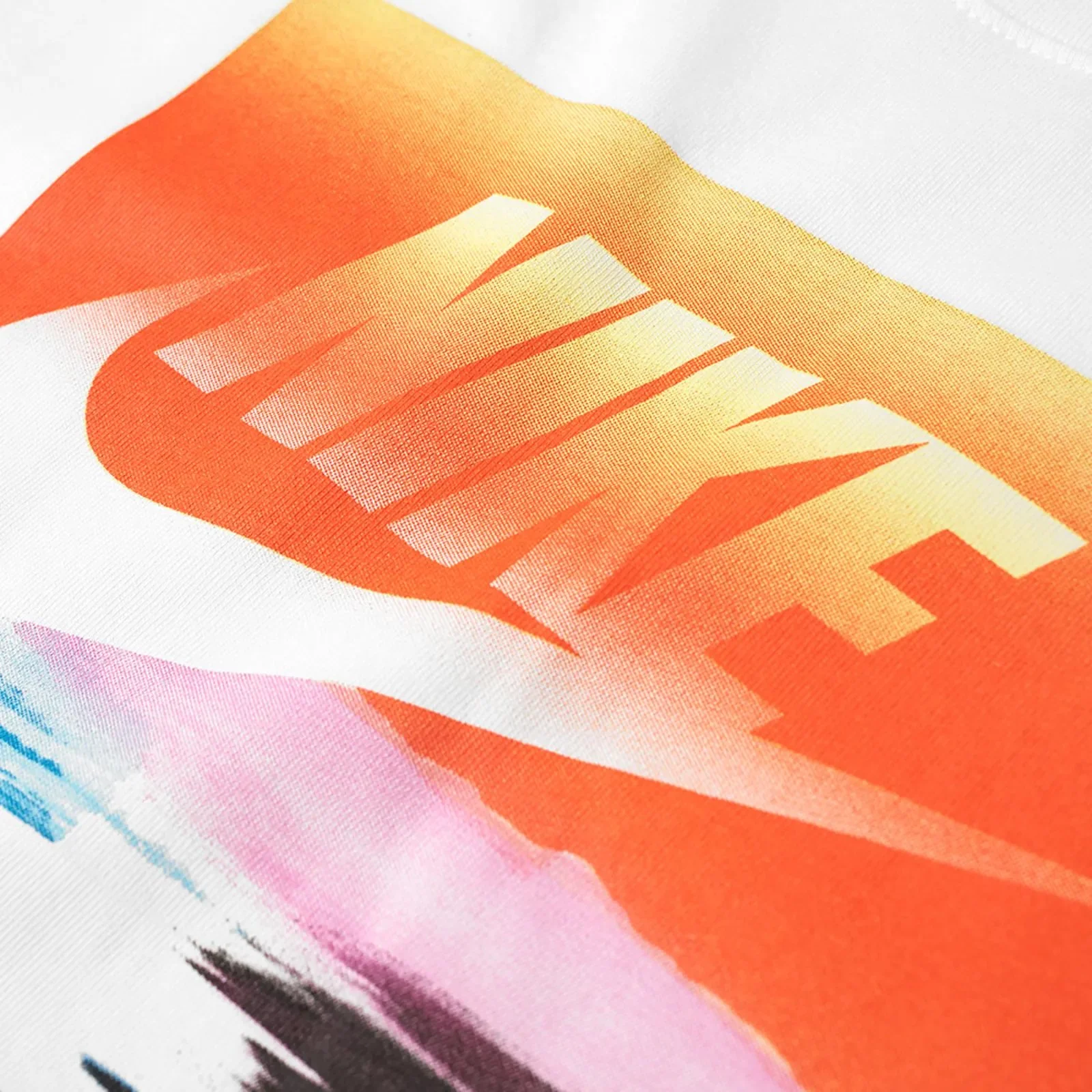 13-07-2020Nike-Summer-Photo-Tee---White---_CW0428-100_3_1.jpg