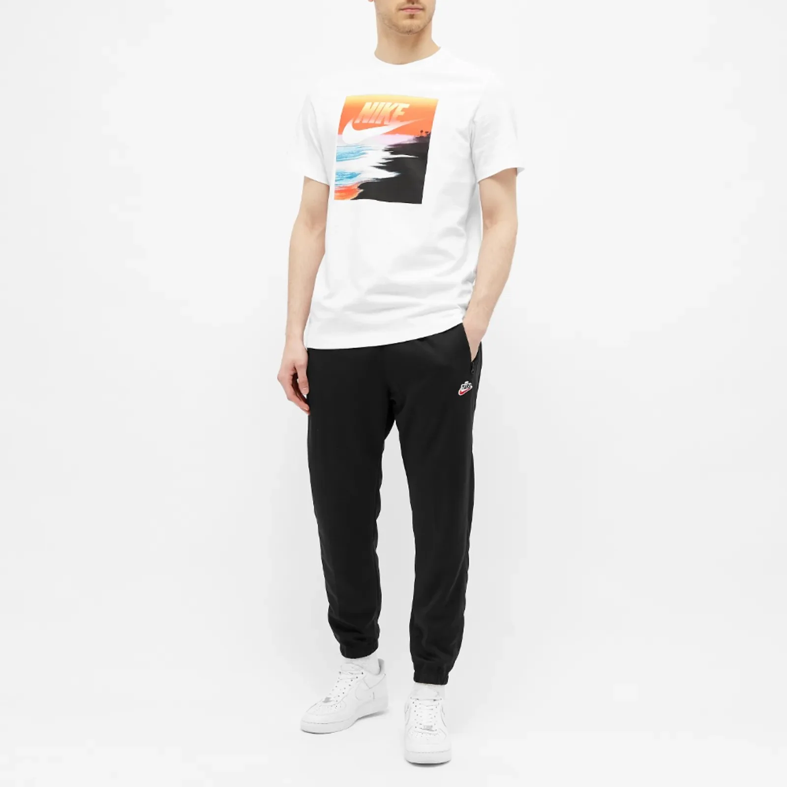 13-07-2020Nike-Summer-Photo-Tee---White---_CW0428-100_m9_1.jpg