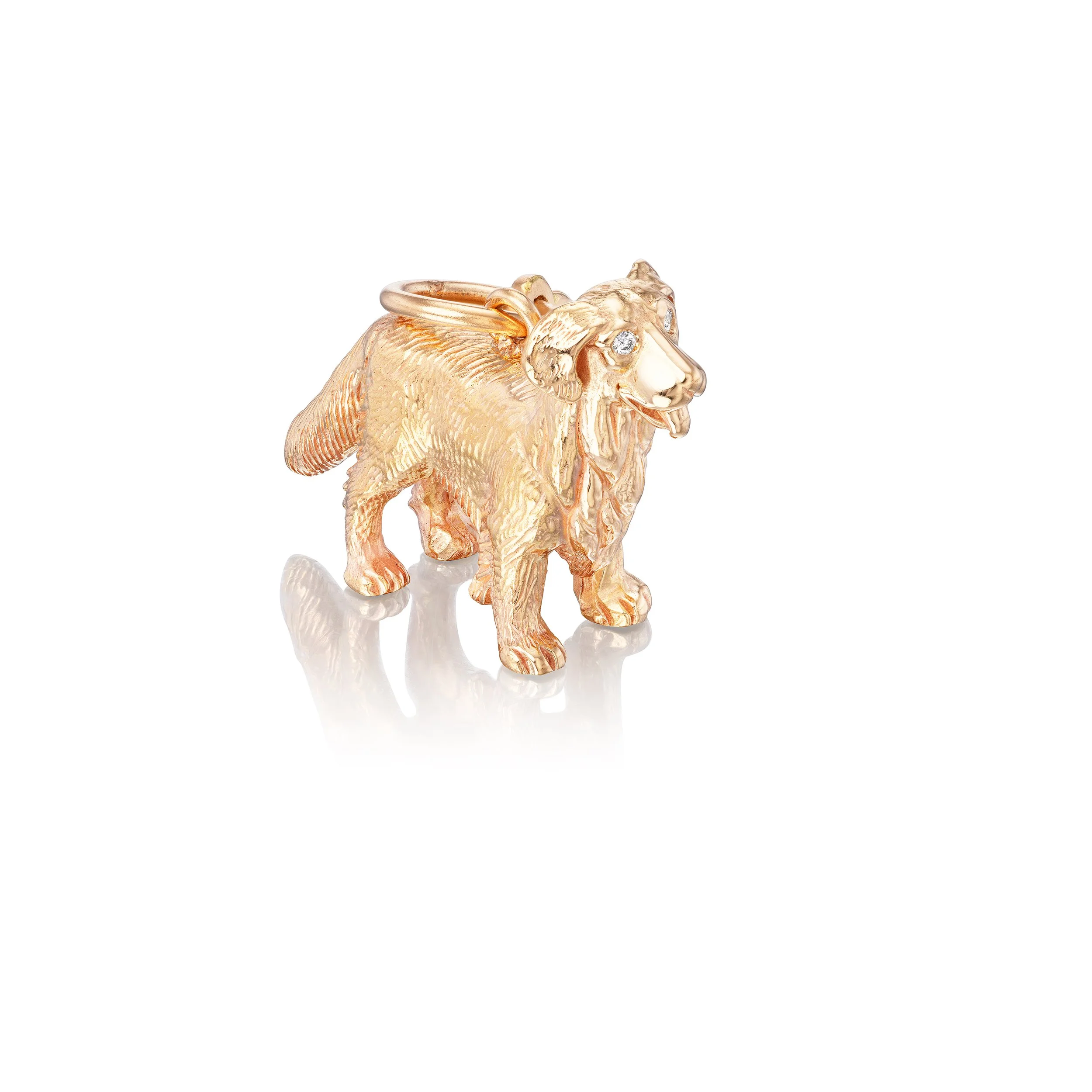 Golden Retriever pendant in 18k gold with diamond eyes, front view