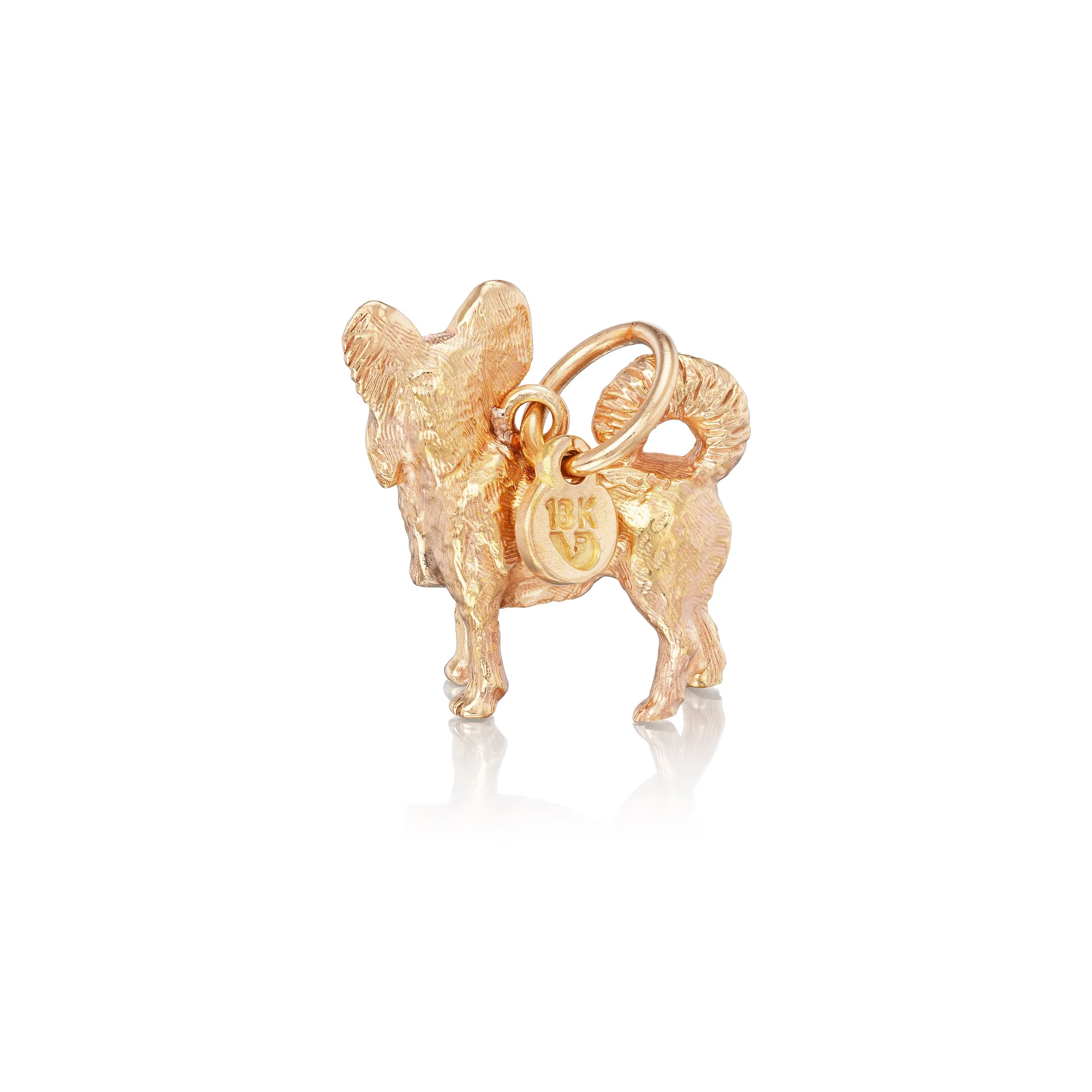Long-hair Chihuahua pendant in 18k gold, left view