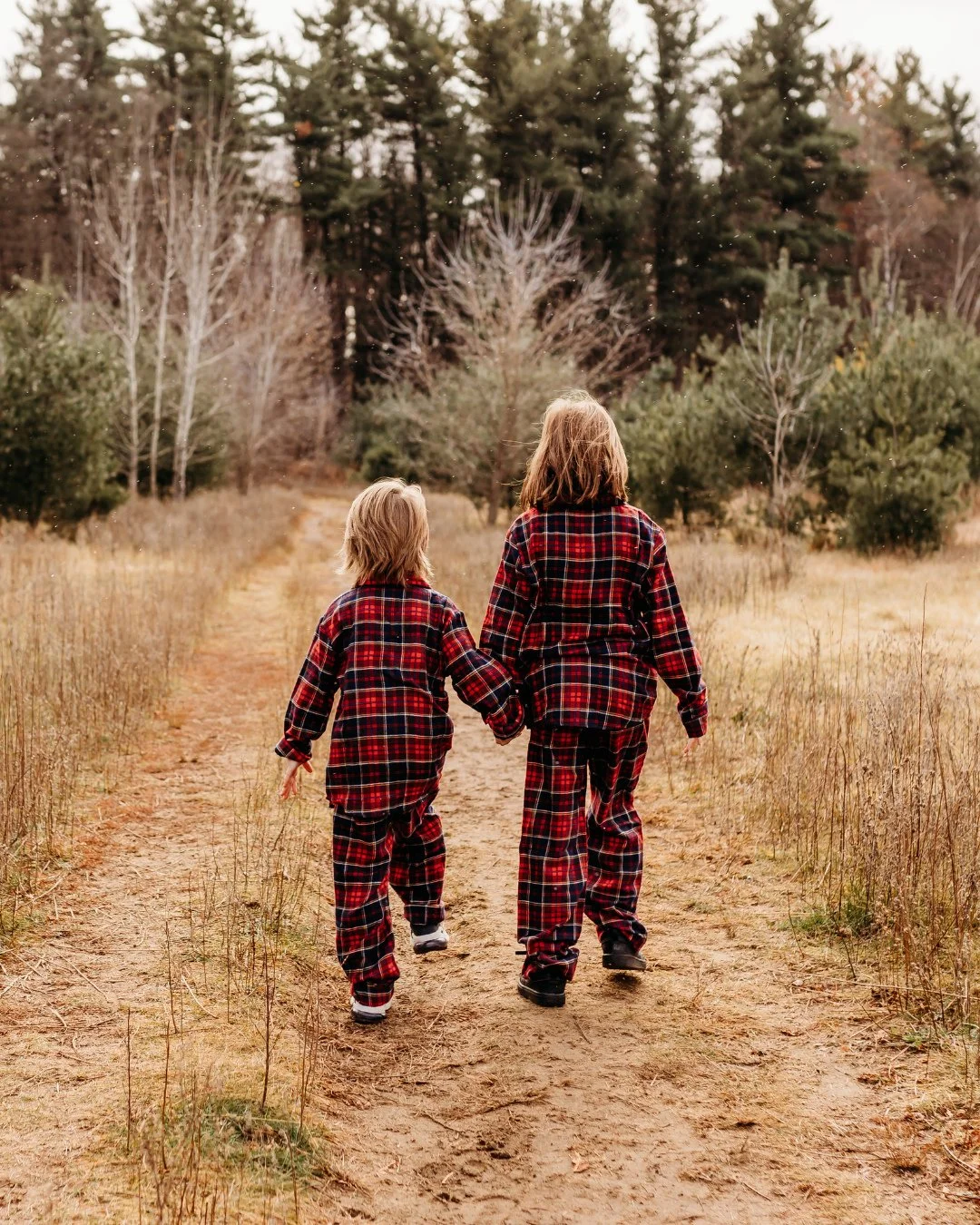 Cozy question of the day🌲✨⁠
⁠
What&rsquo;s one holiday tradition you never skip?⁠
⁠
I&rsquo;m talking the small things, the quirky things, the nostalgic things &mdash; the ones that make the season feel like the season. ⁠
⁠
Drop yours below so we ca