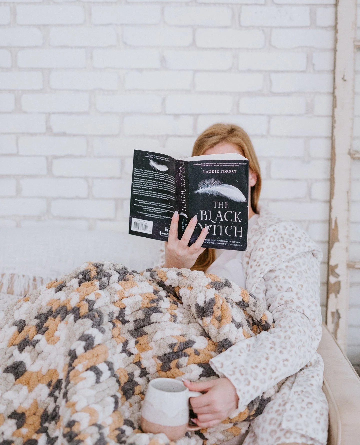 How your messages will find me for the next 7-10 business days 🥱💤⁠
⁠
✔️tea⁠
✔️book⁠
✔️cozy blanket (this design is retired)⁠
⁠
It's the elite combo, really. ⁠
⁠
(just kidding, pals... it's business as usual over here, but a girl can dream!)⁠
⁠
Are 